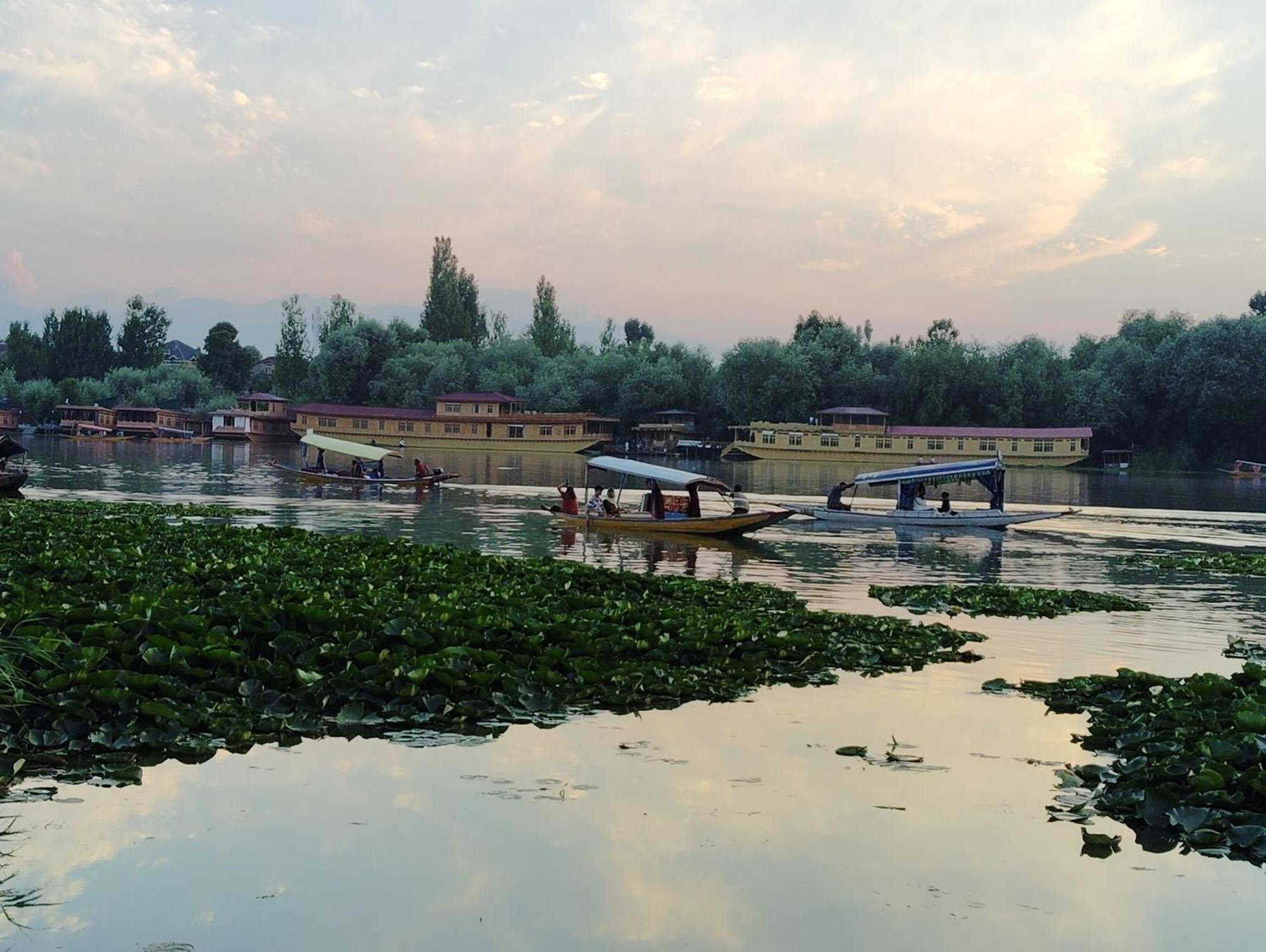 House Boat House Of Common Guest house *