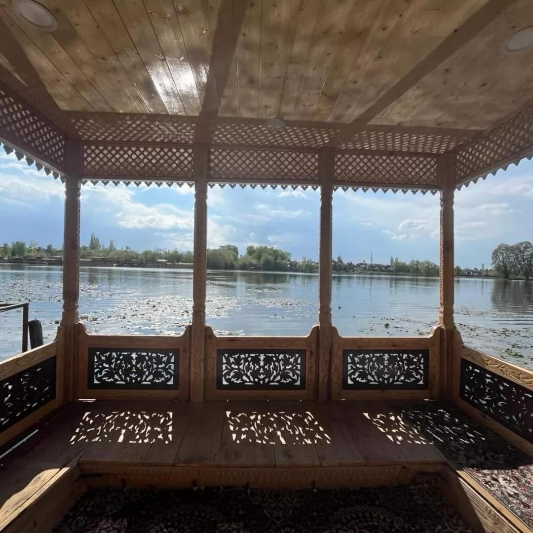 Guest house House Boat House Of Common Srinagar (Jammu and Kashmir)