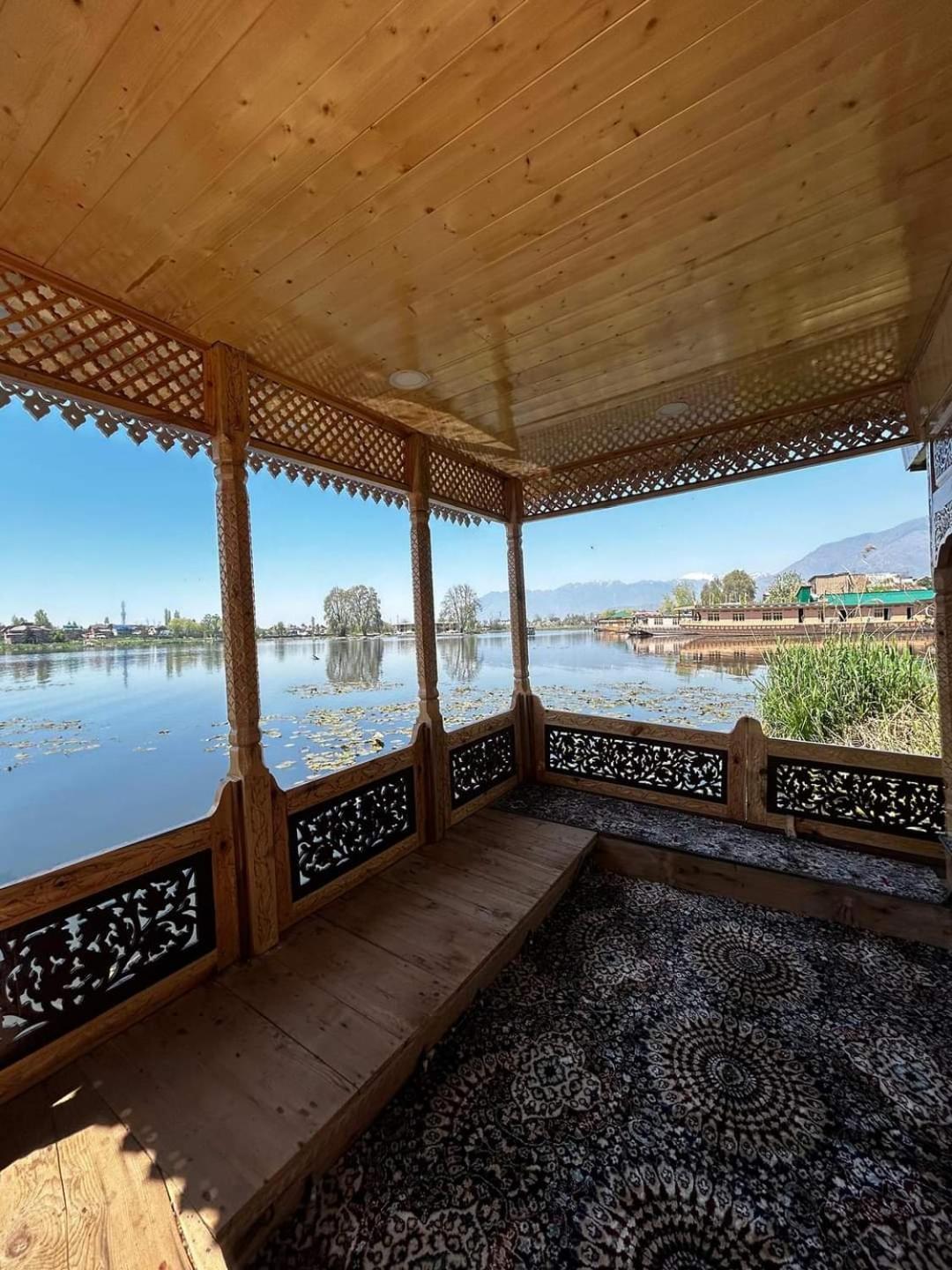 House Boat House Of Common Guest house Srinagar (Jammu and Kashmir)