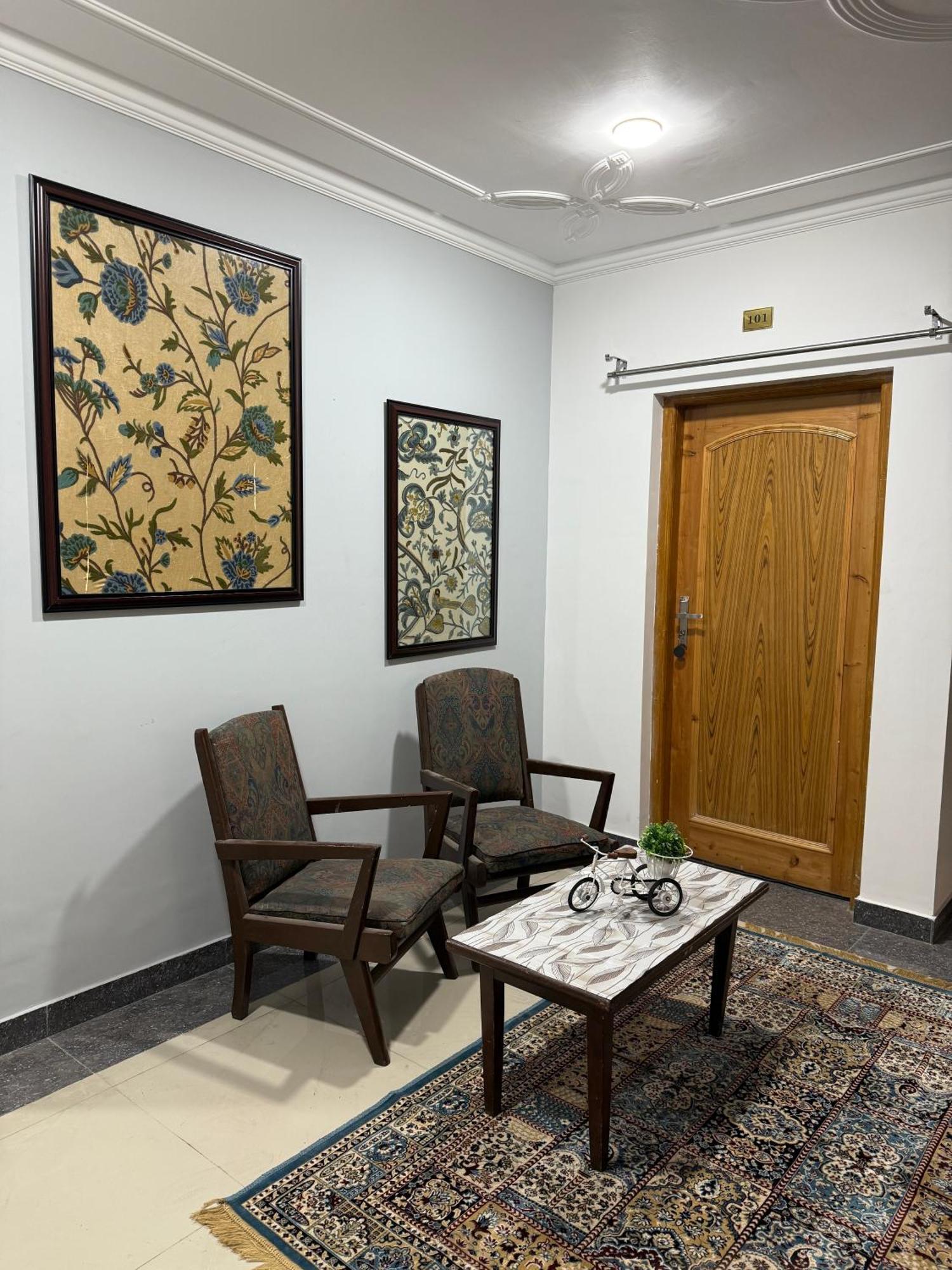 The Aastana Srinagar (Jammu and Kashmir)