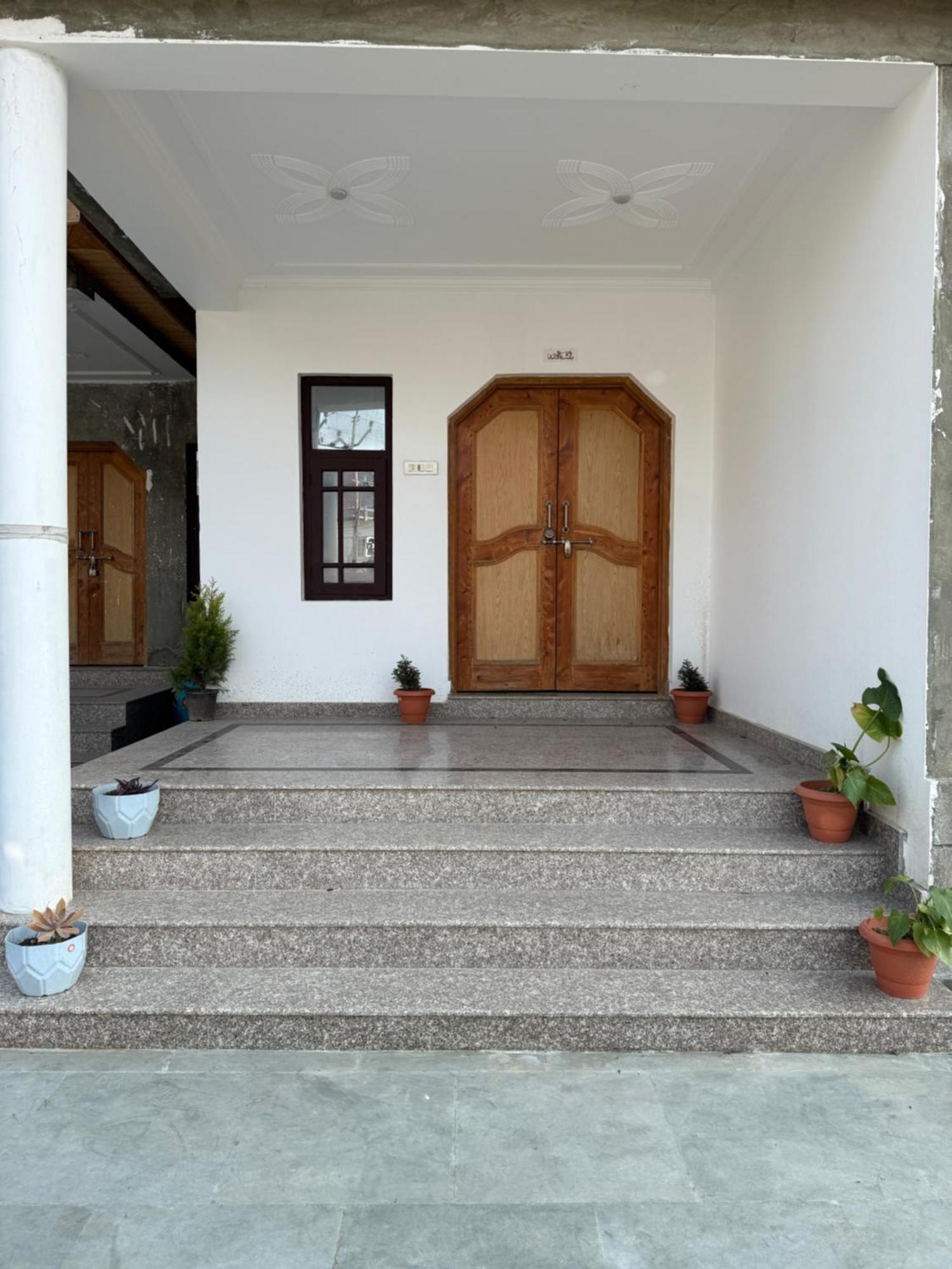 Guest house The Aastana Srinagar (Jammu and Kashmir)