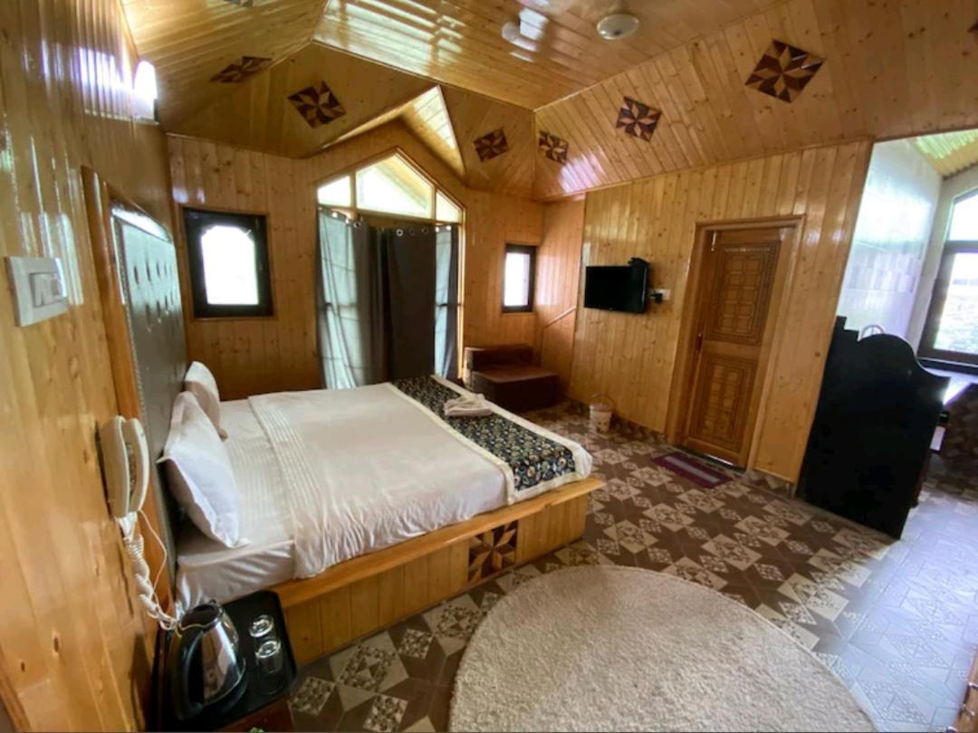 Hotel Behtereen Srinagar (Jammu and Kashmir)