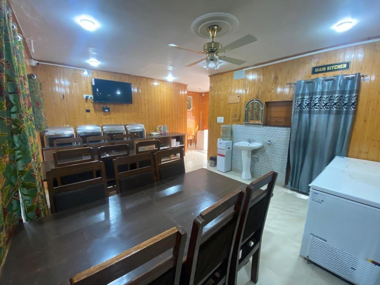 Hotel Naseem 3*