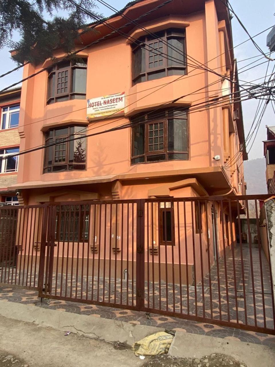Naseem Srinagar (Jammu and Kashmir)