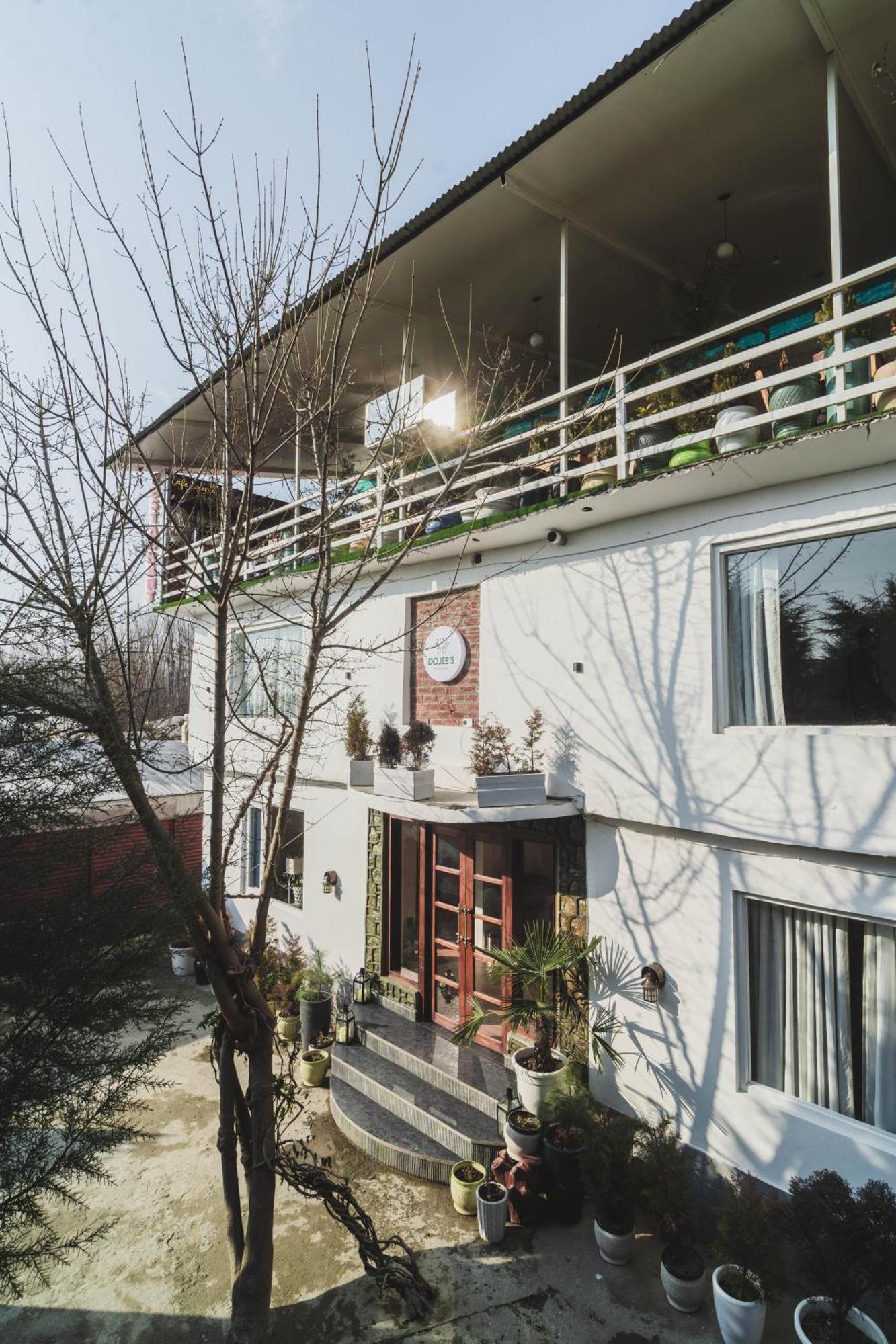 Resort Dojee's The Floral Srinagar (Jammu and Kashmir)