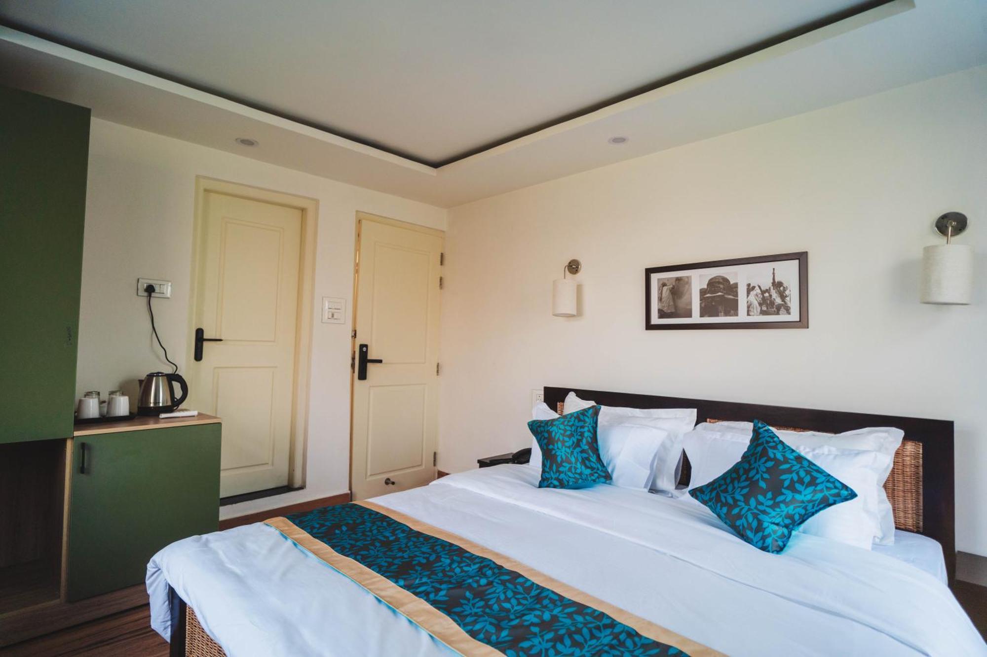 Dojee's The Floral Resort Srinagar (Jammu and Kashmir)