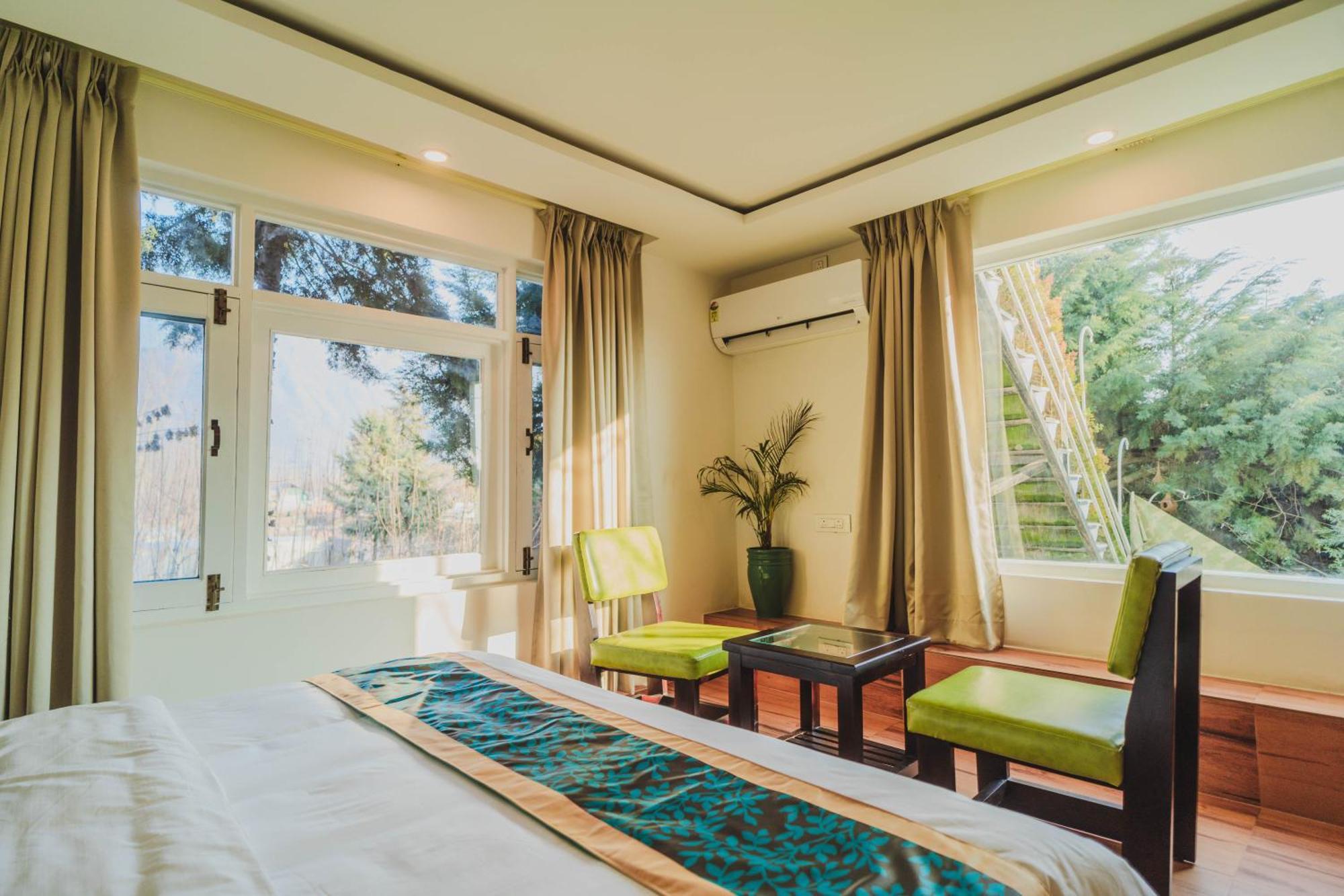Dojee's The Floral Srinagar (Jammu and Kashmir)