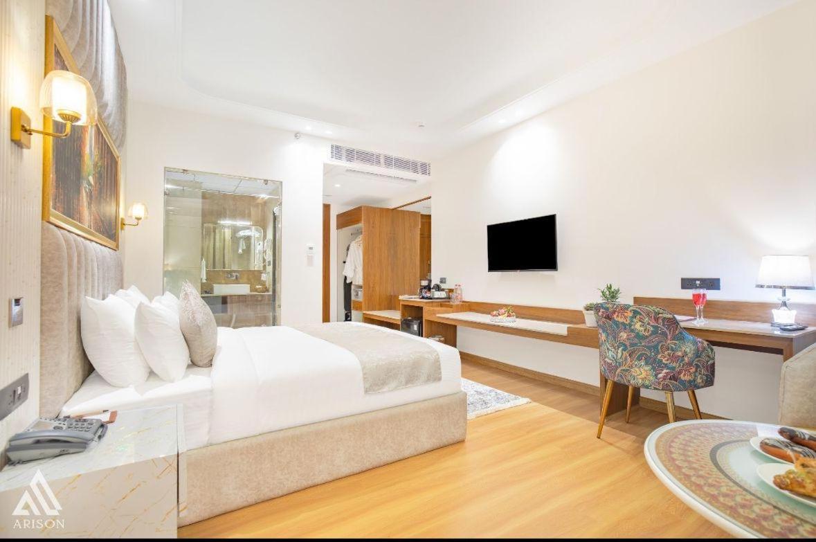 Hotel Arison Luxury 4*