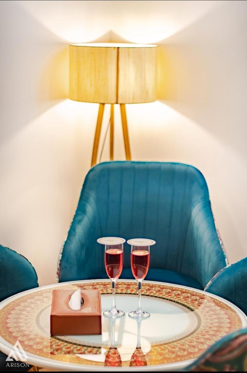Arison Luxury Hotel 4*