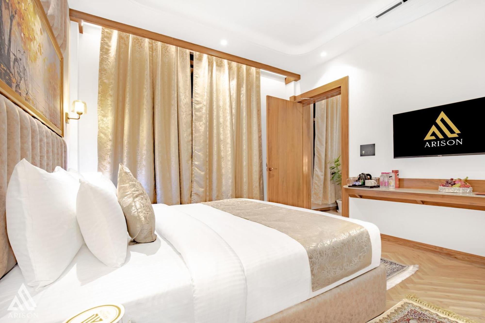 Arison Luxury Hotel Srinagar (Jammu and Kashmir)