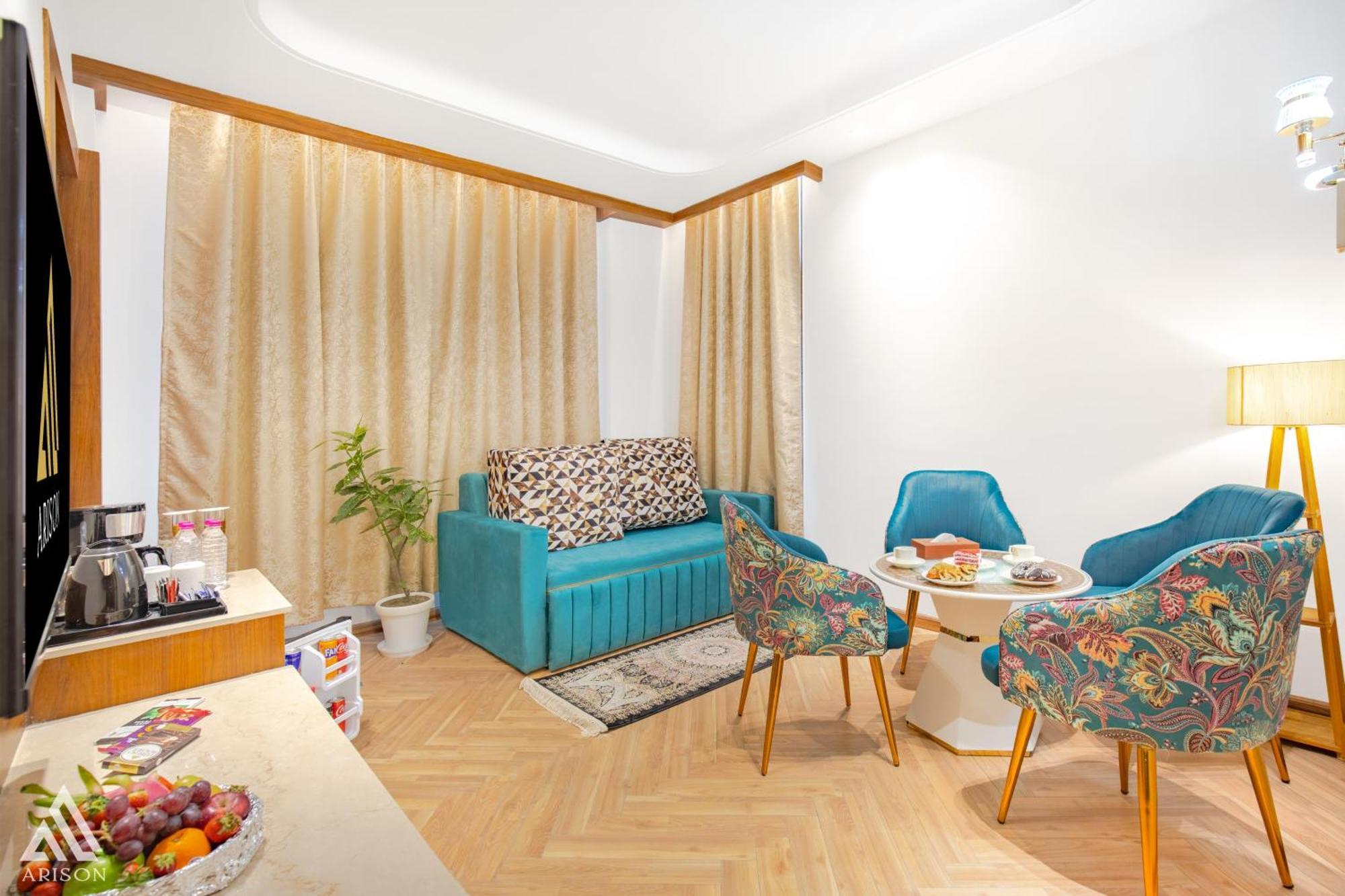 Arison Luxury Hotel Srinagar (Jammu and Kashmir)