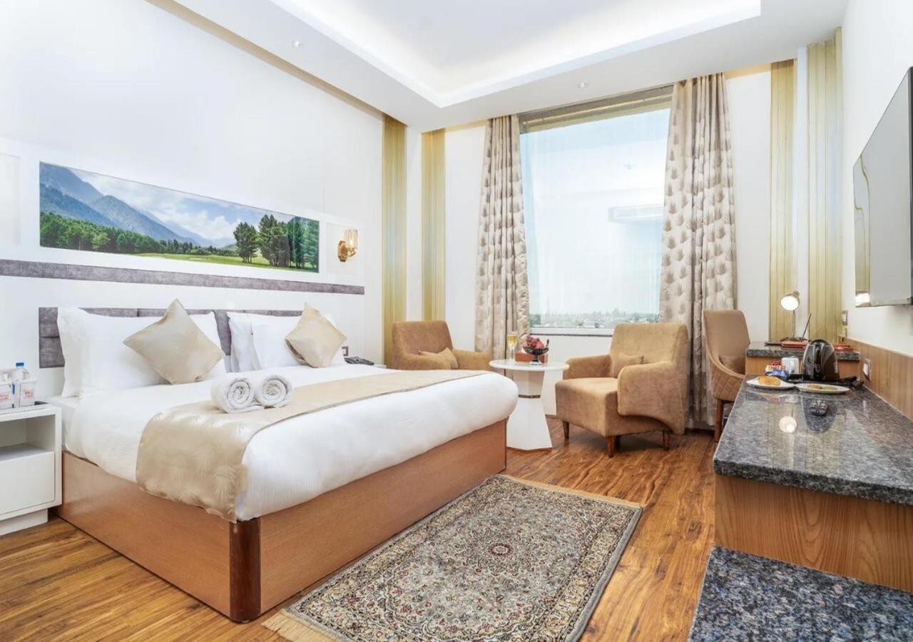 Hotel Arison *
