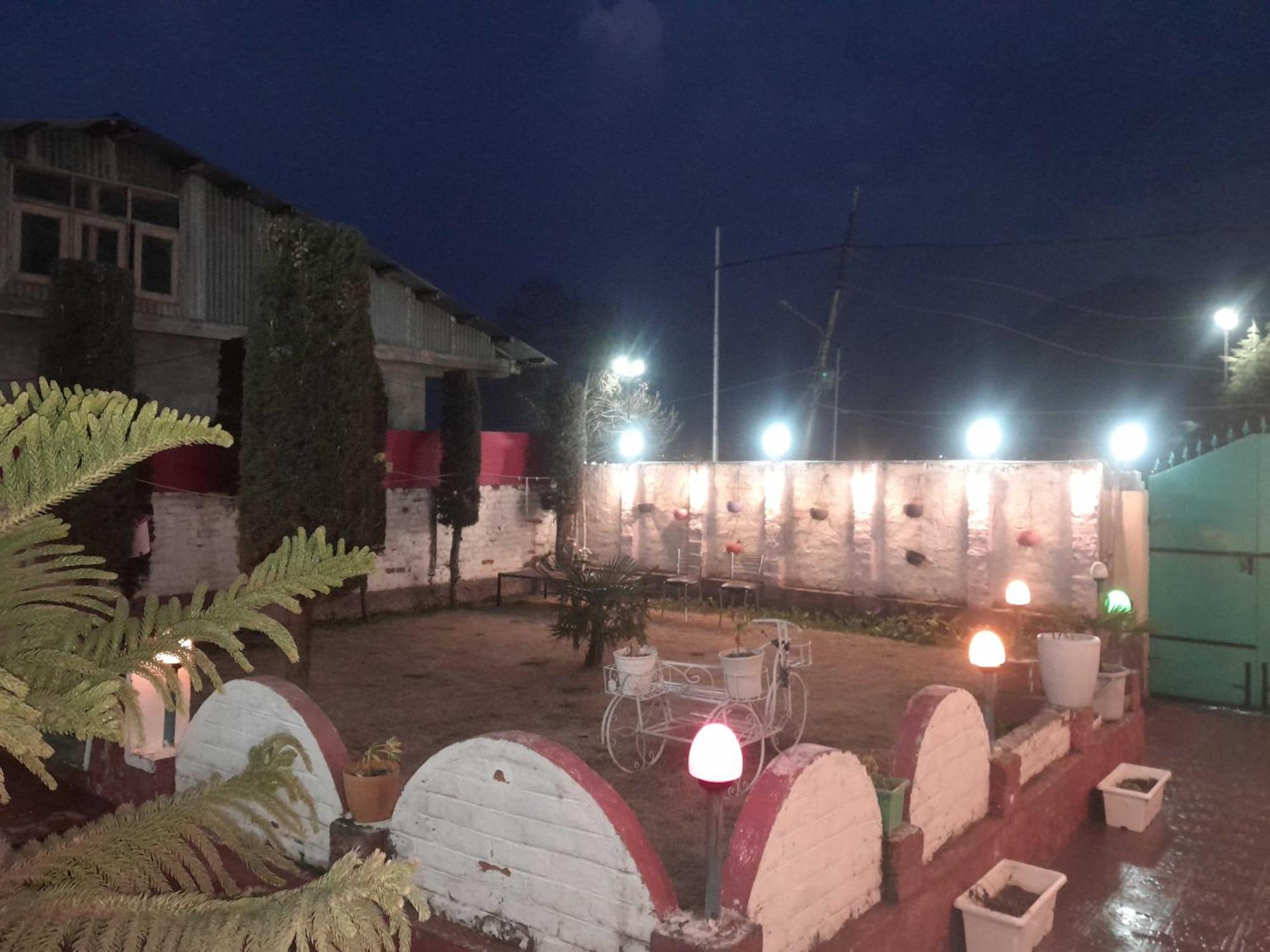 O Pop Foreshore 3* Srinagar (Jammu and Kashmir)