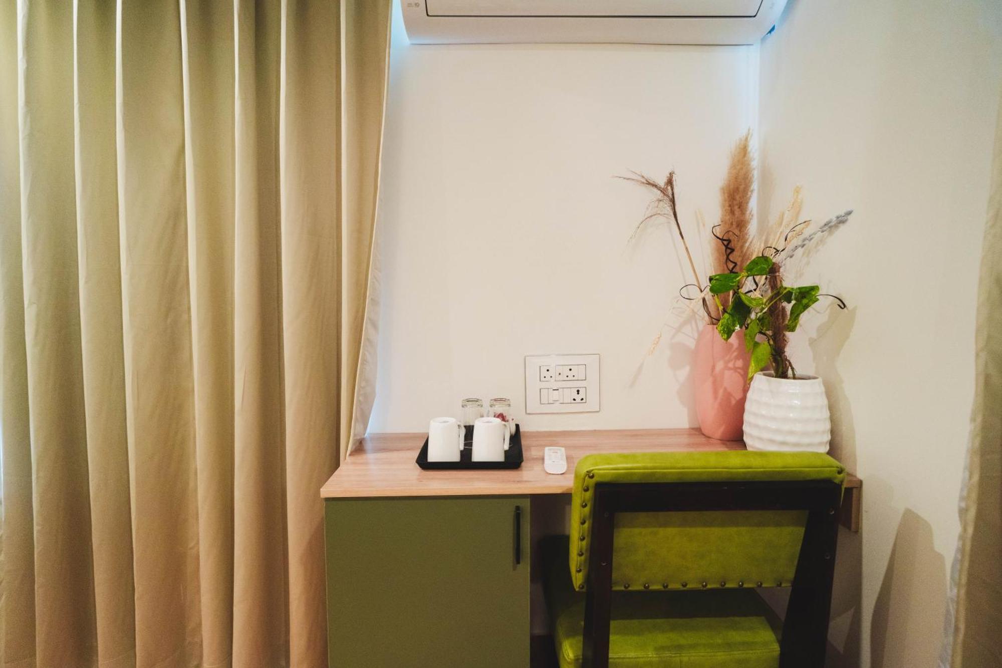 Resort Dojee's The Floral
