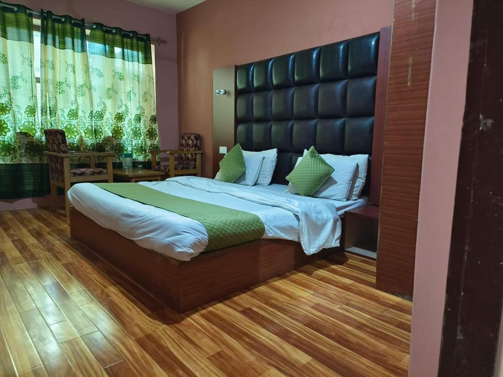 New Mountain View Hotel