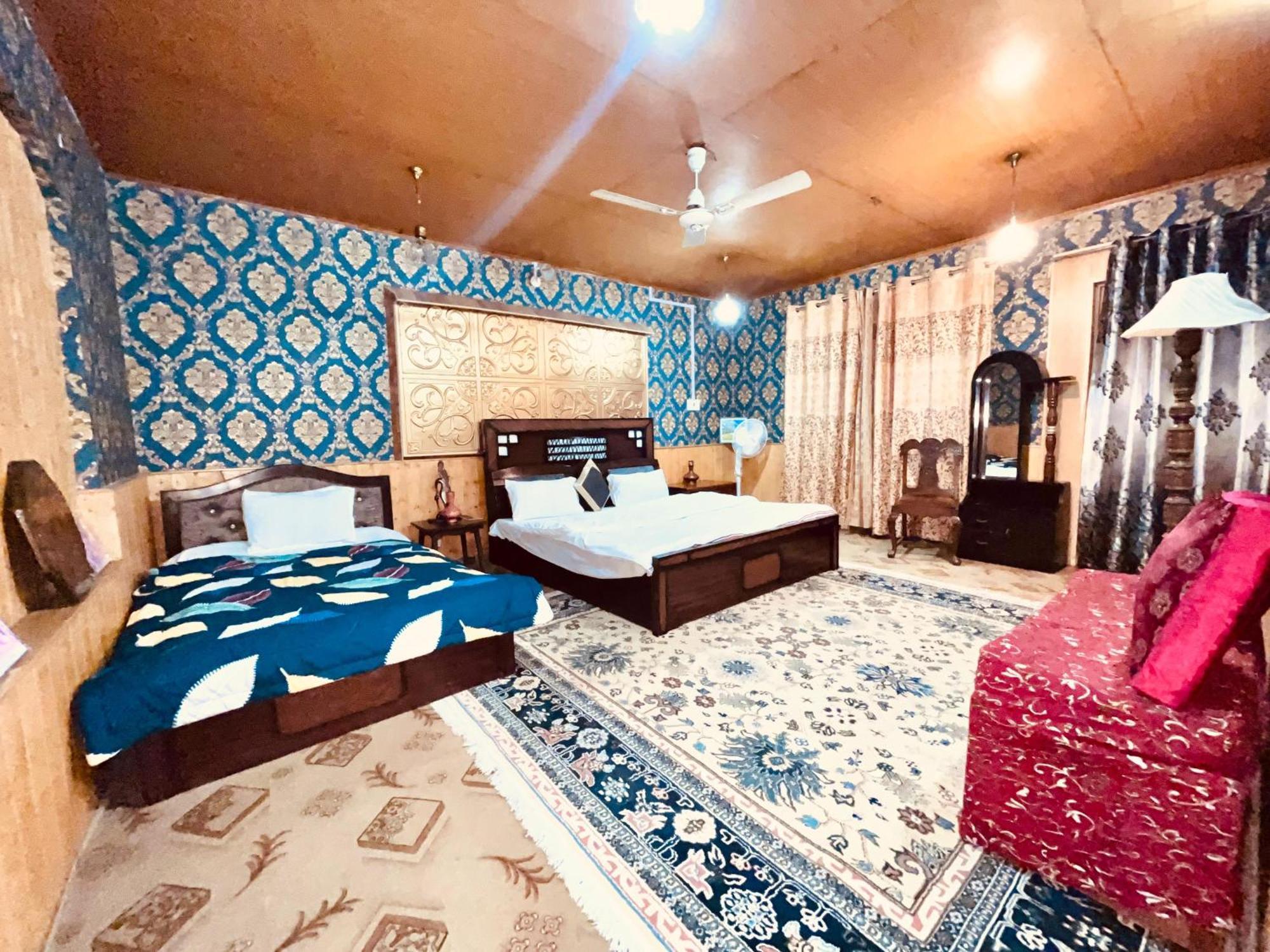 Bed & Breakfast Happy Dal Srinagar (Jammu and Kashmir)