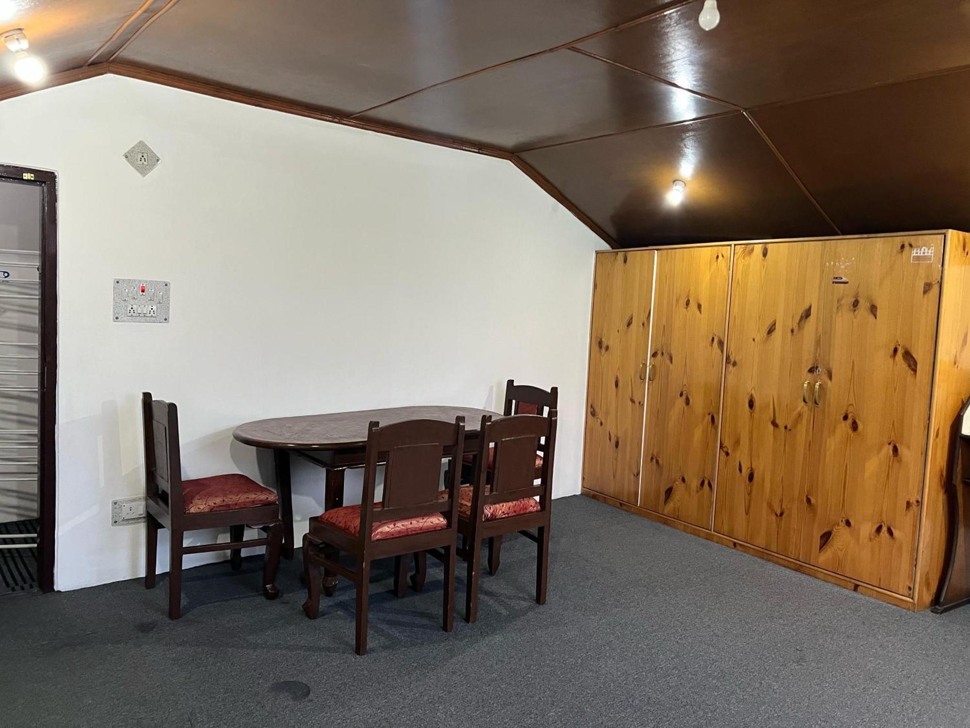 Bed & Breakfast Corner Stone Srinagar (Jammu and Kashmir)