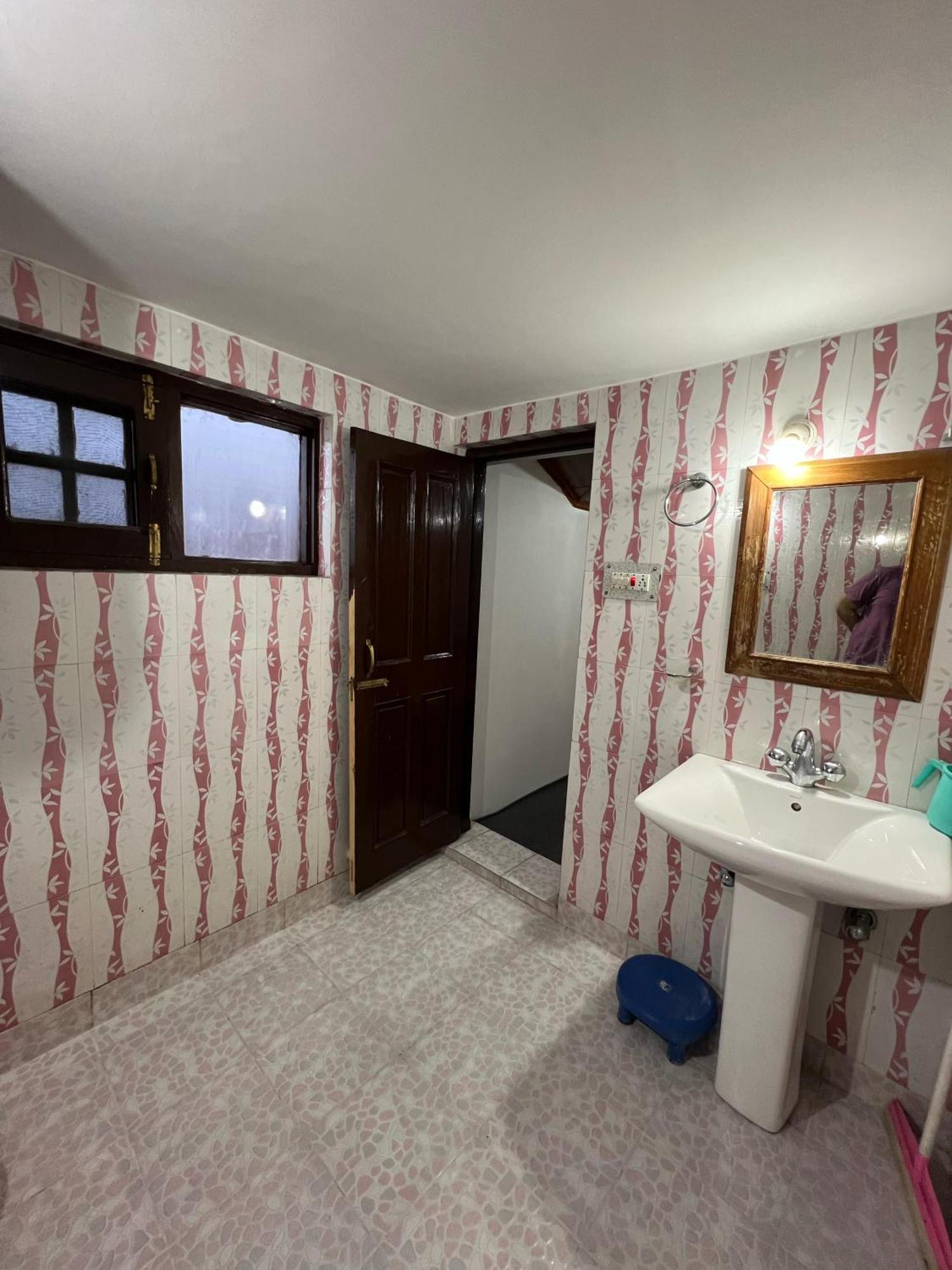 Corner Stone Bed & Breakfast Srinagar (Jammu and Kashmir)