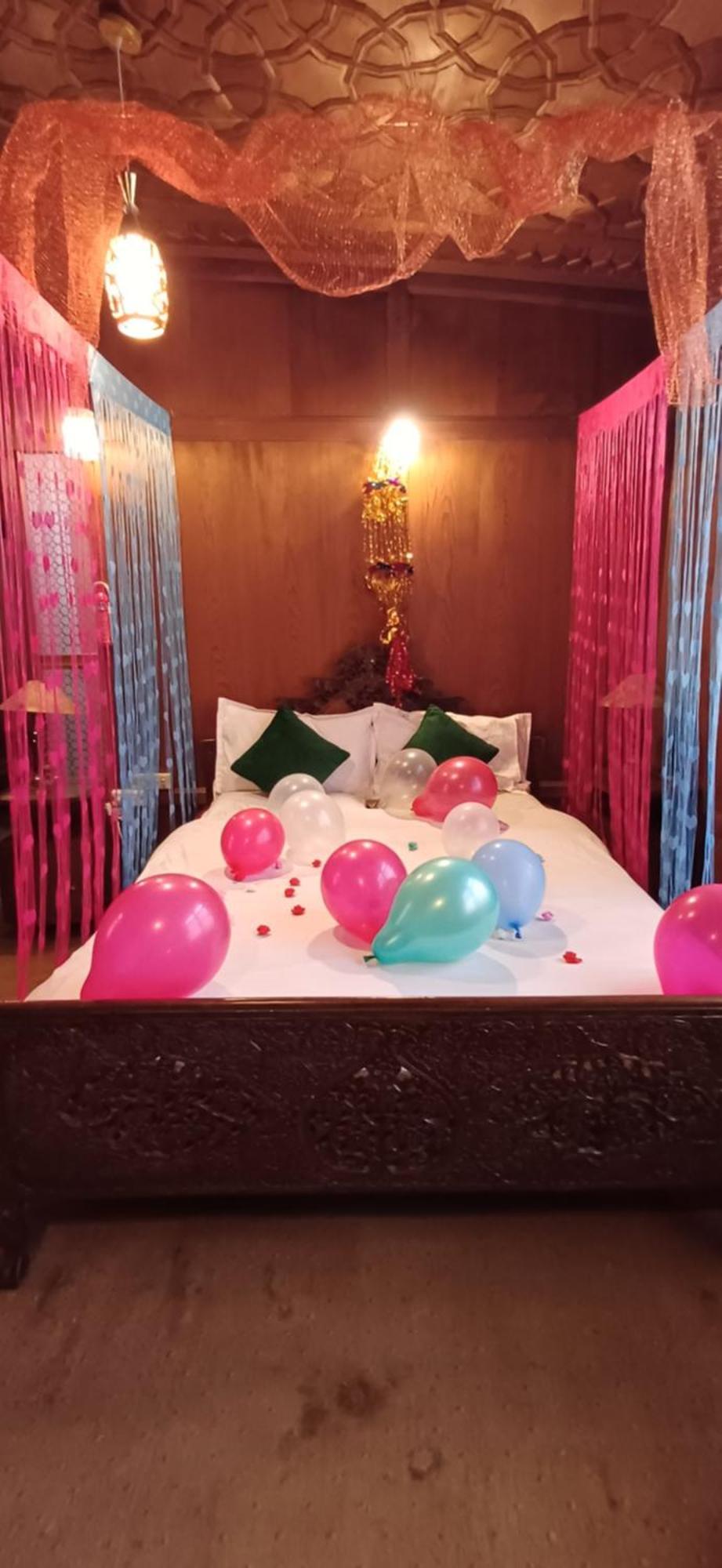 Houseboat Sheikh Palace Hotel Srinagar (Jammu and Kashmir)