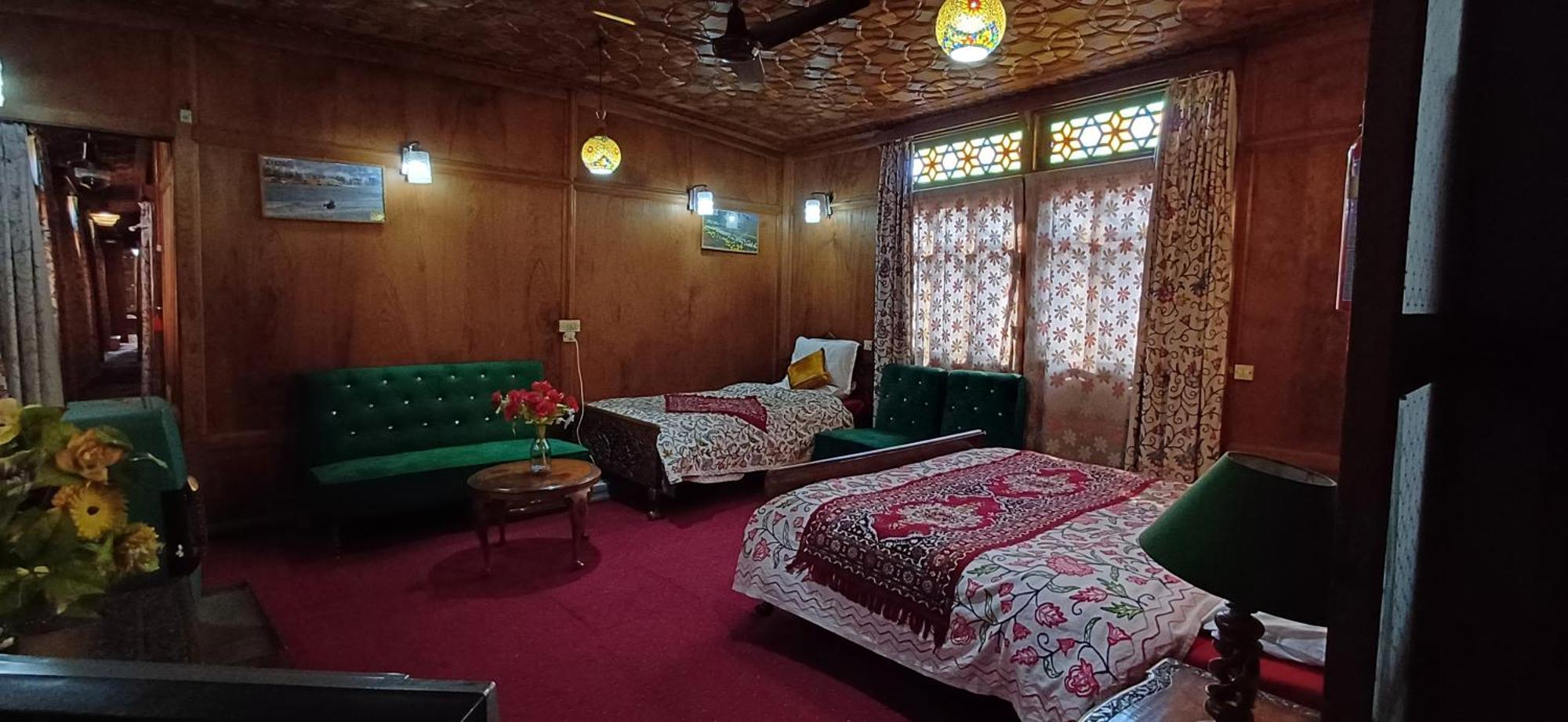 Houseboat Sheikh Palace 4* Srinagar (Jammu and Kashmir)