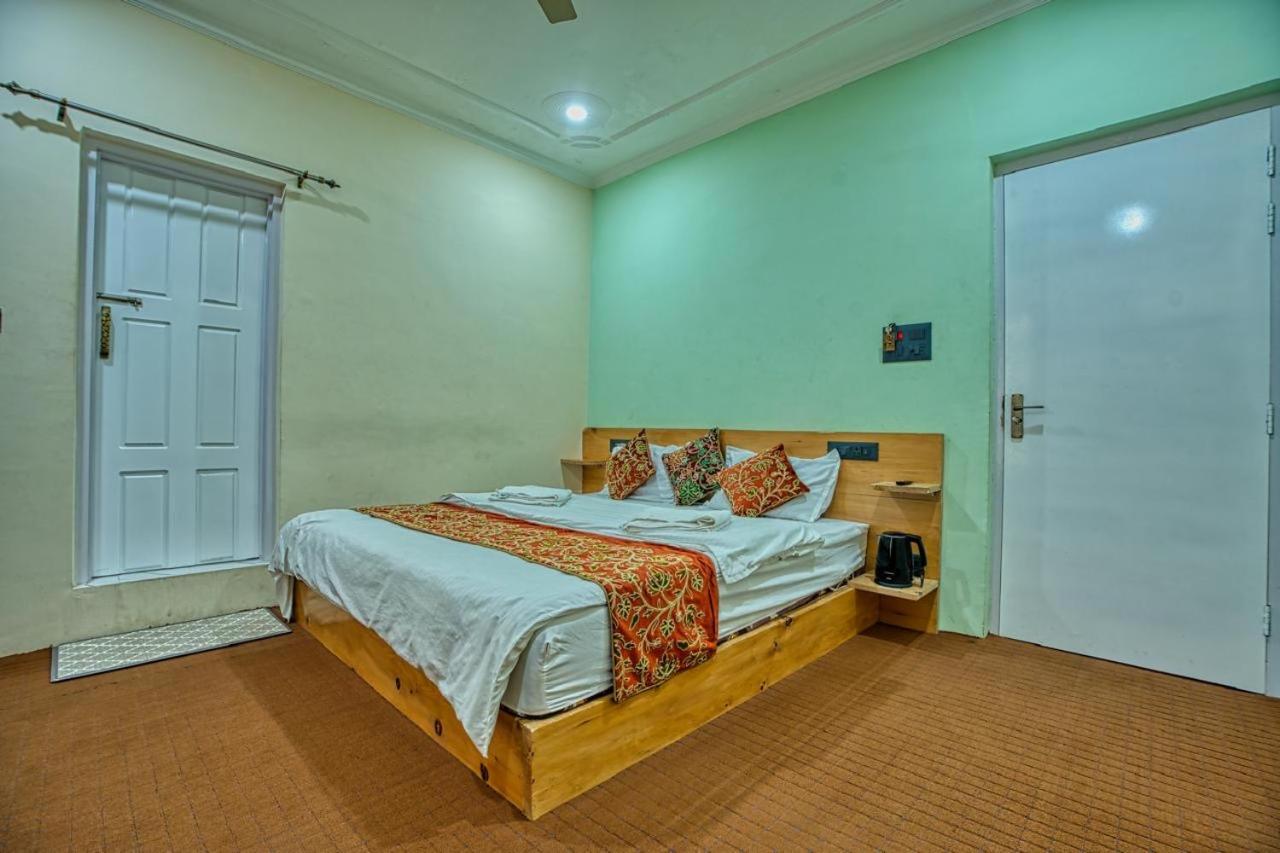 Anjeer Villa