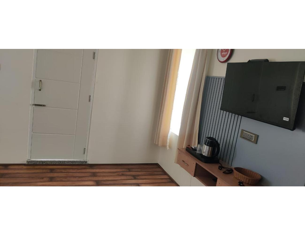 Aerohome Stay, Homestay *