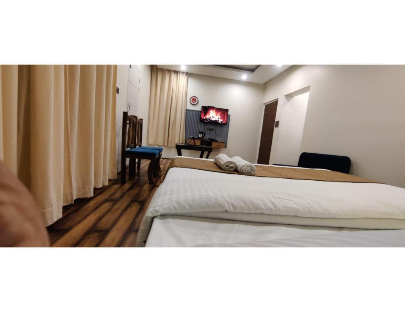 Aerohome Stay, Srinagar (Jammu and Kashmir)