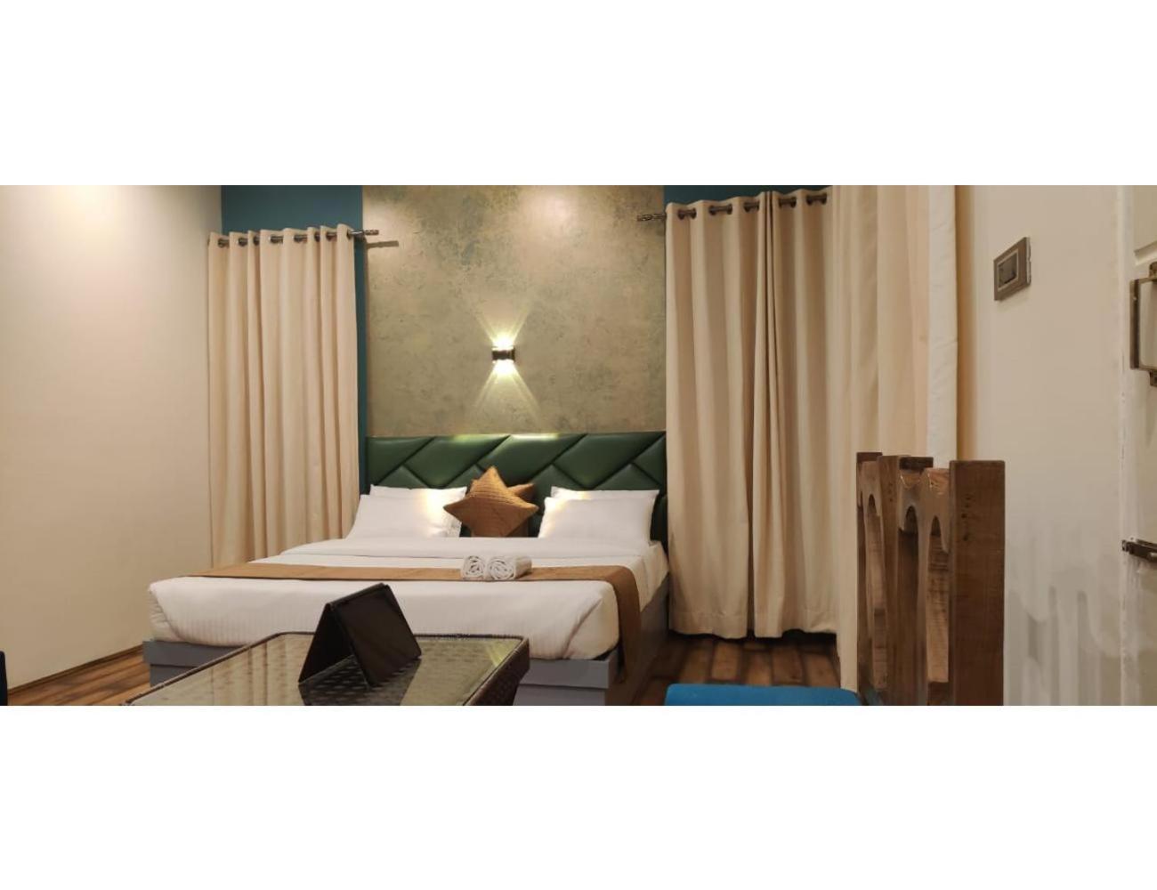 Homestay Aerohome Stay, Srinagar (Jammu and Kashmir)