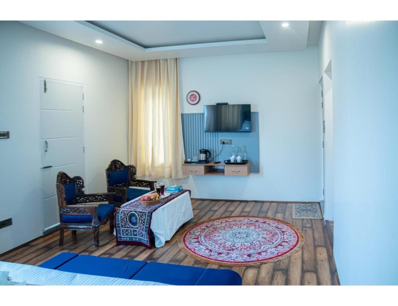 Homestay Aerohome Stay, *