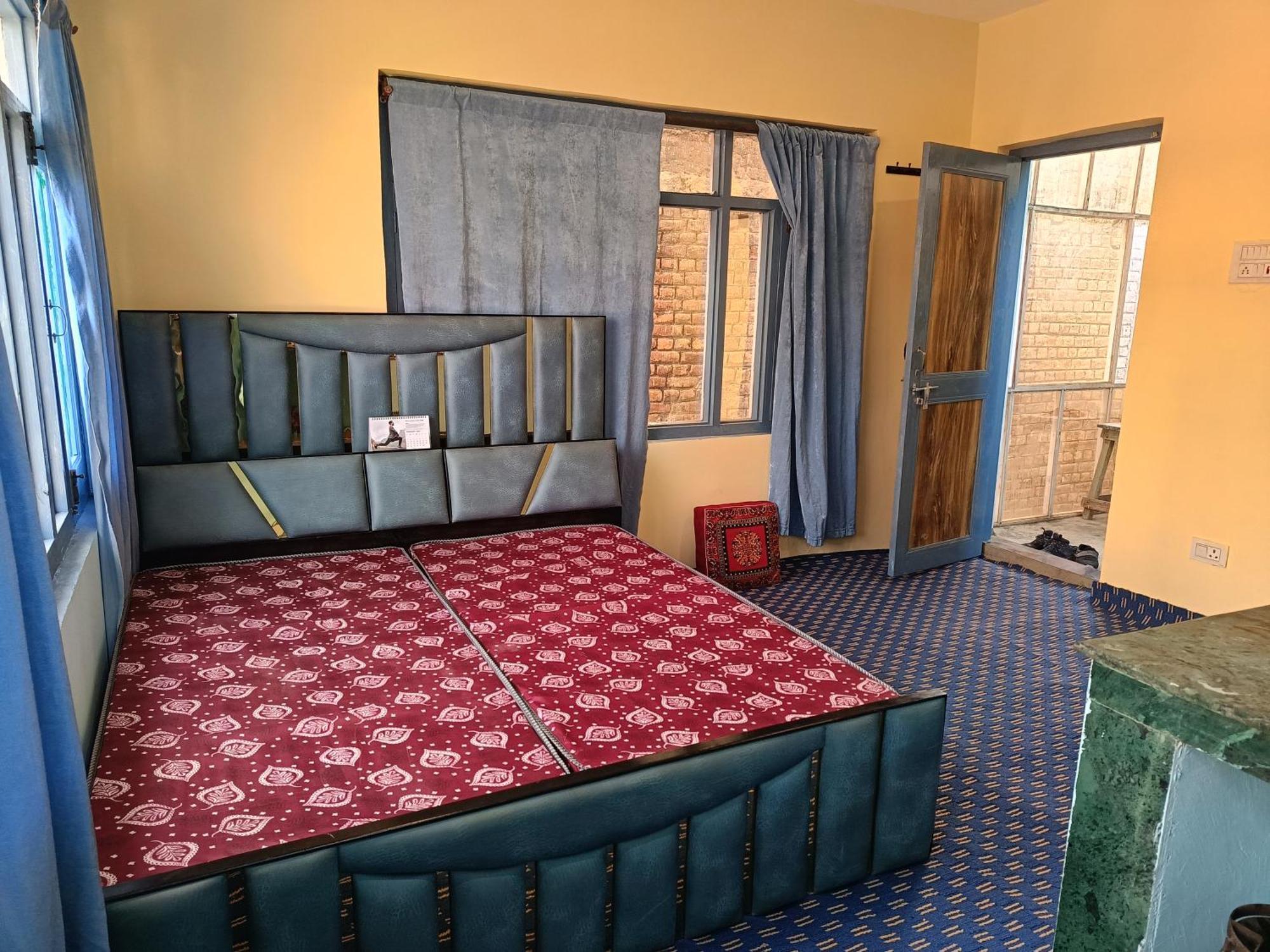 Dreamscape Night Apartment Srinagar (Jammu and Kashmir)