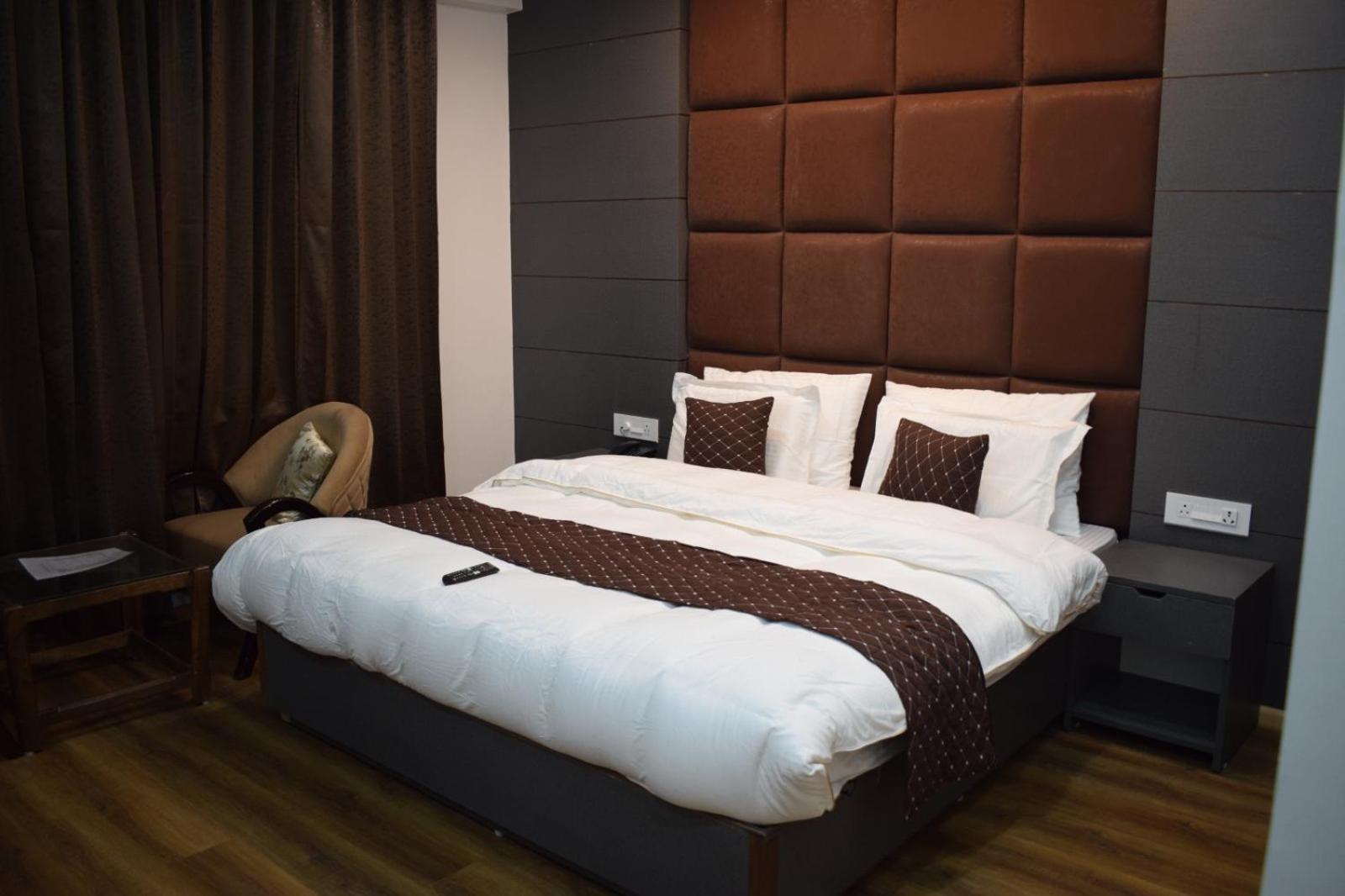 Ambience Homestay Srinagar (Jammu and Kashmir)
