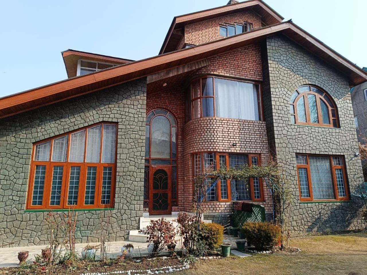 Snowy Bliss Hotel Srinagar (Jammu and Kashmir)