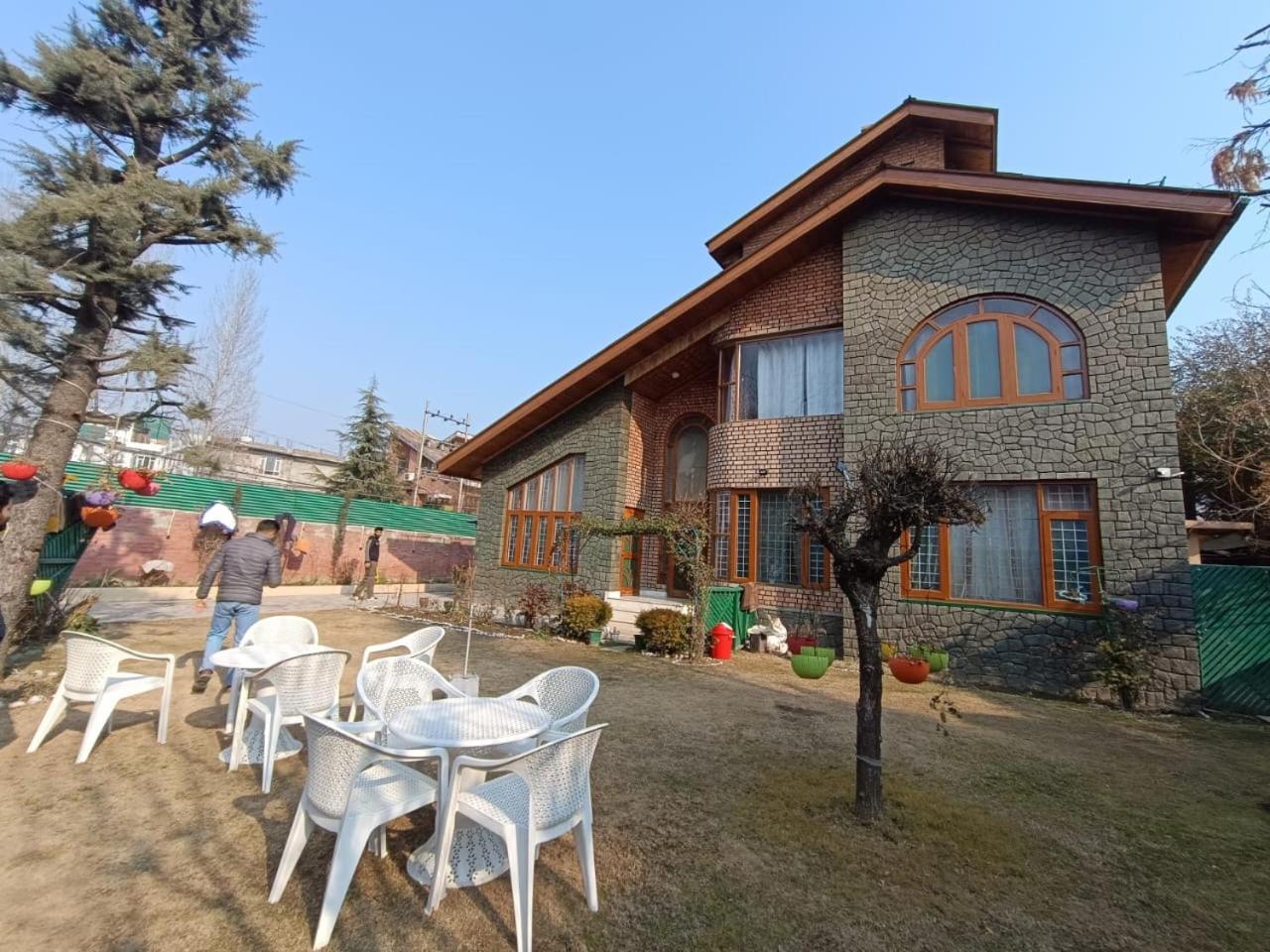 Snowy Bliss Hotel