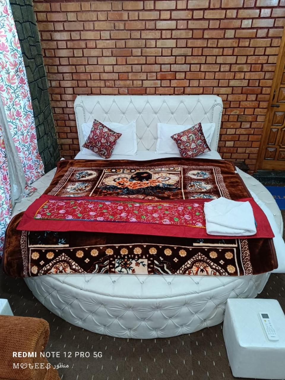 Snowy Bliss Hotel Srinagar (Jammu and Kashmir)