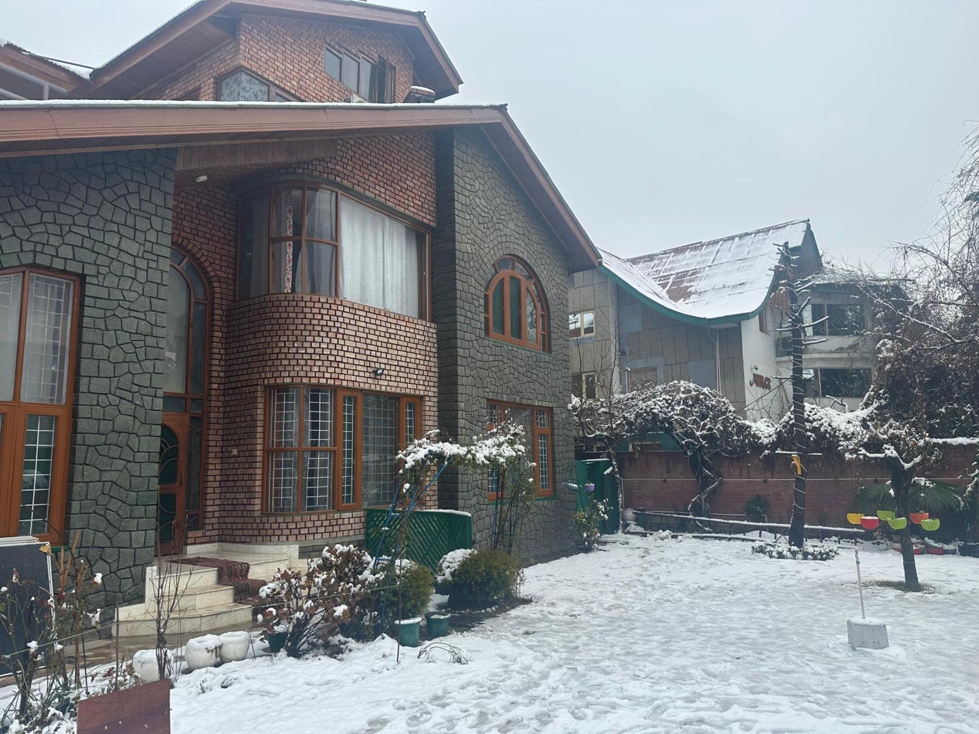 Snowy Bliss Srinagar (Jammu and Kashmir)