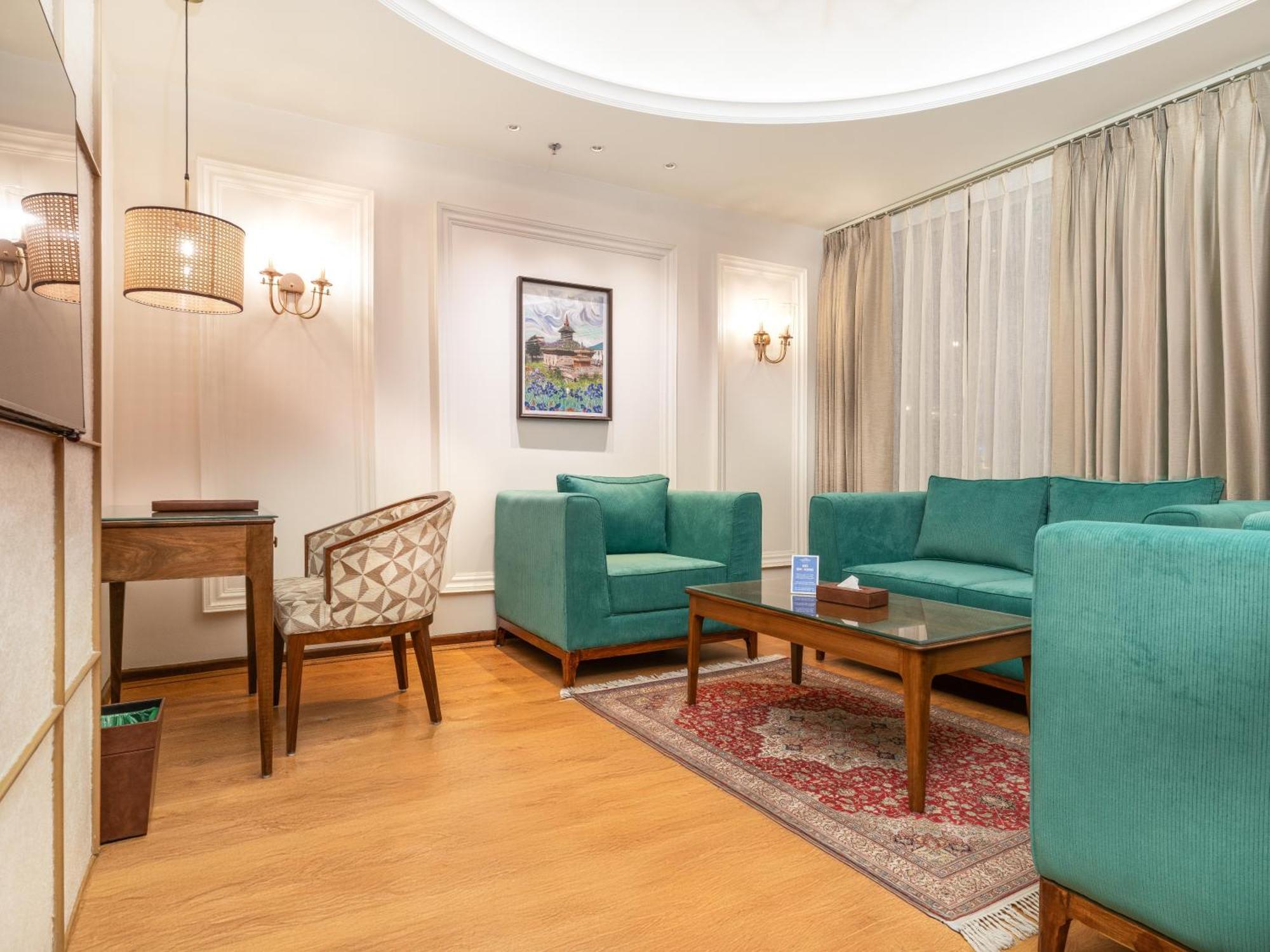 Hotel Sarovar Premiere Srinagar (Jammu and Kashmir)