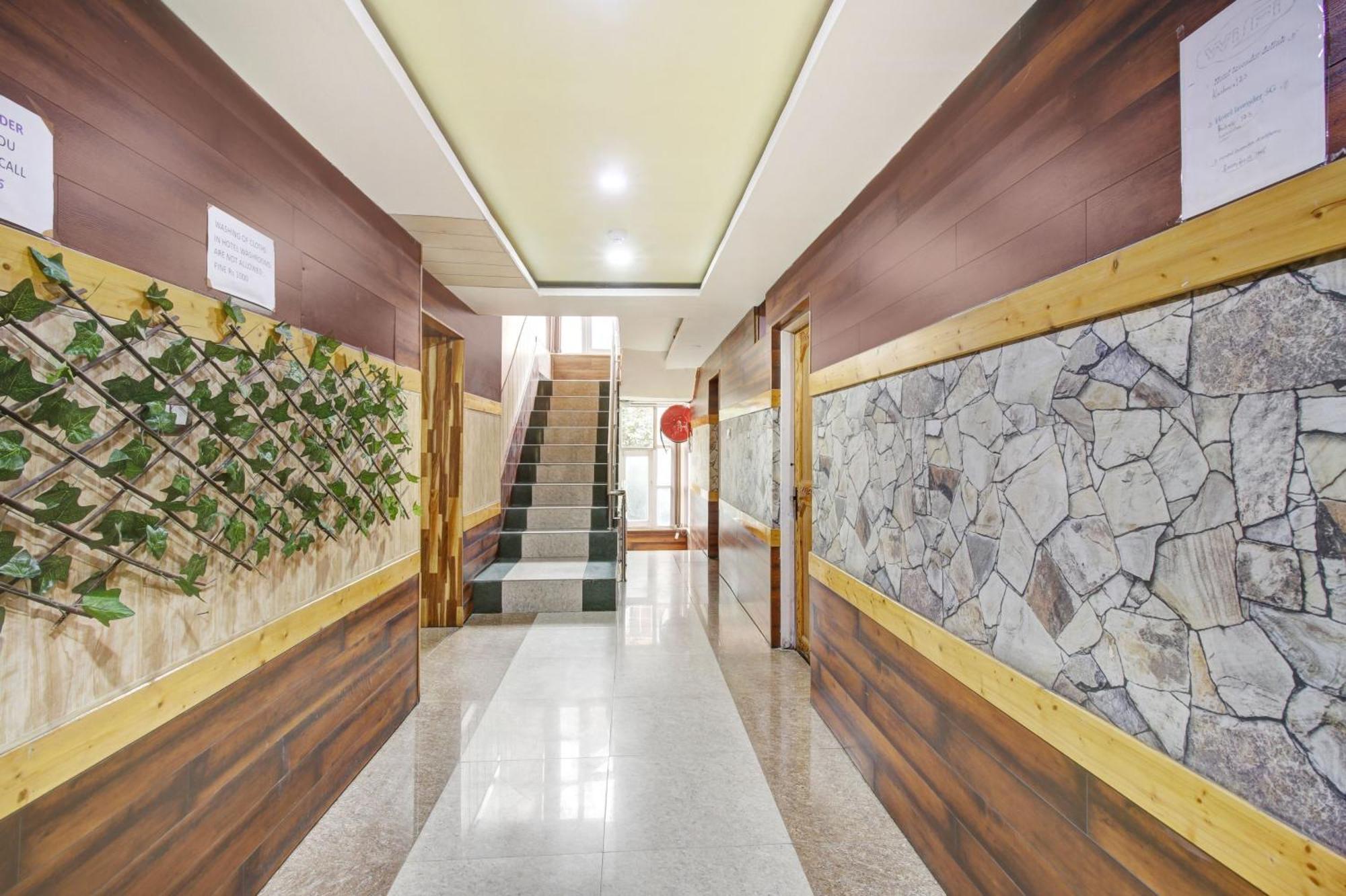 Hotel Collection O Rajbagh *