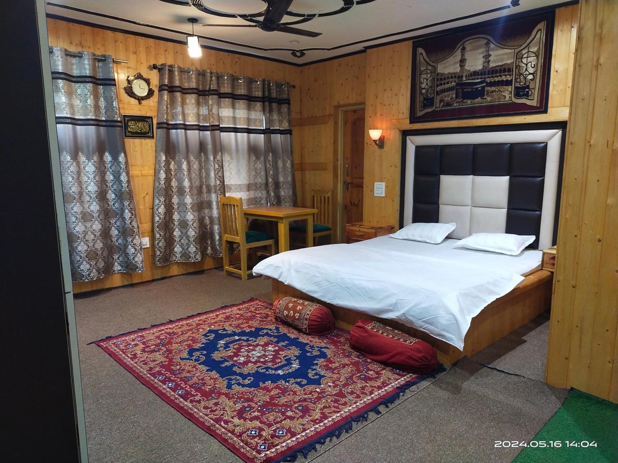 Moonlight Gulmarg Homestay Srinagar (Jammu and Kashmir)