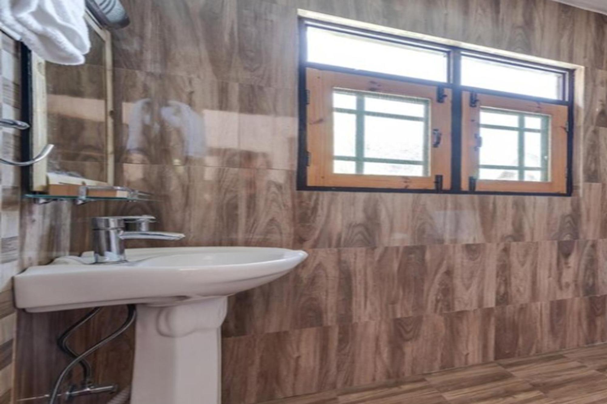 Cherrytree Homestay Srinagar (Jammu and Kashmir)
