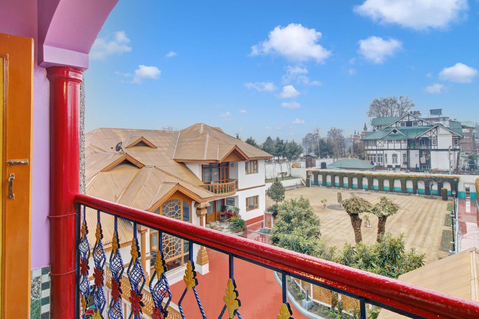 Hotel O Residency Road 4*