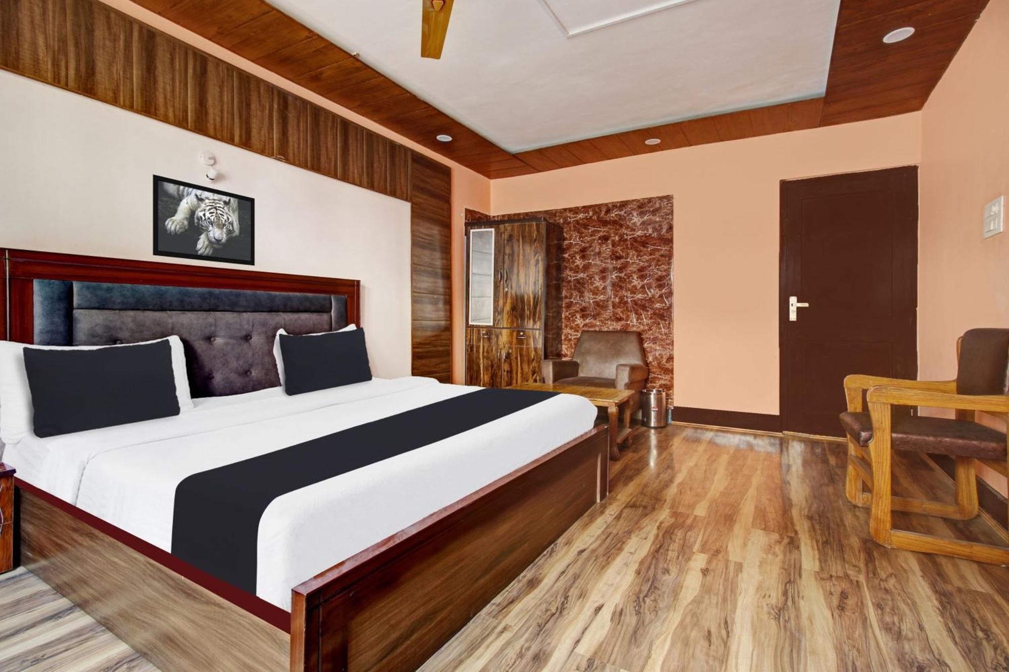 Collection O Rajbagh Hotel