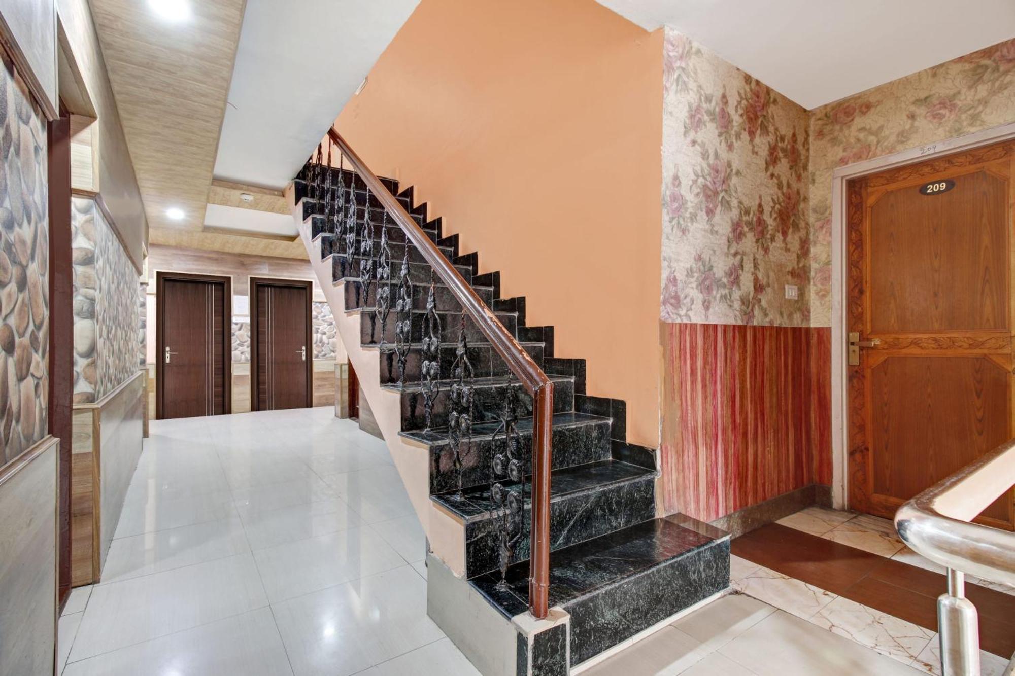 Collection O Rajbagh Hotel