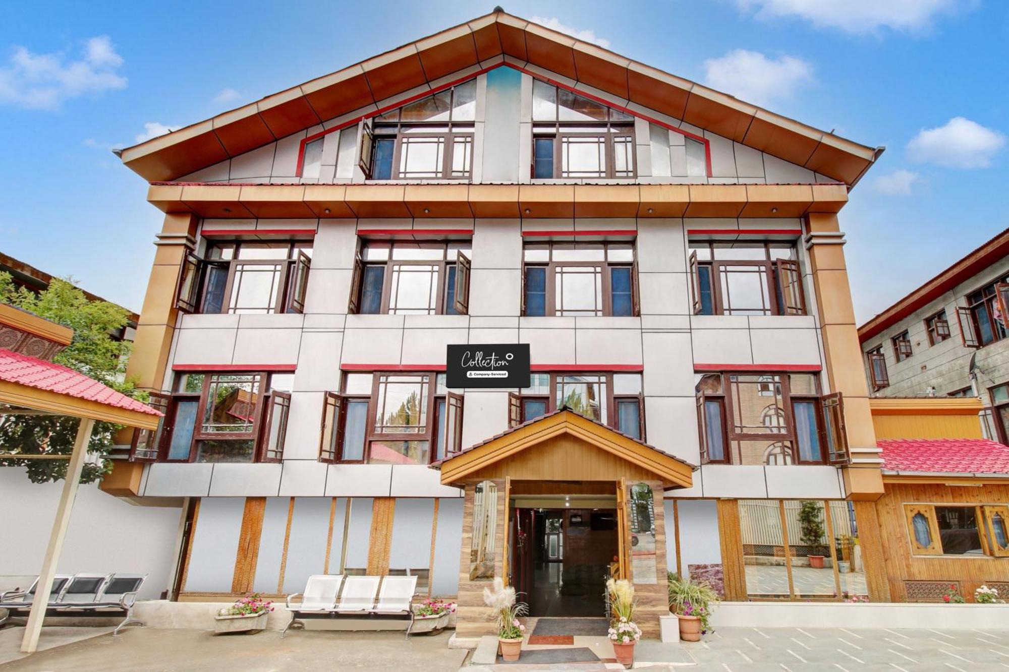 Collection O Rajbagh Hotel *