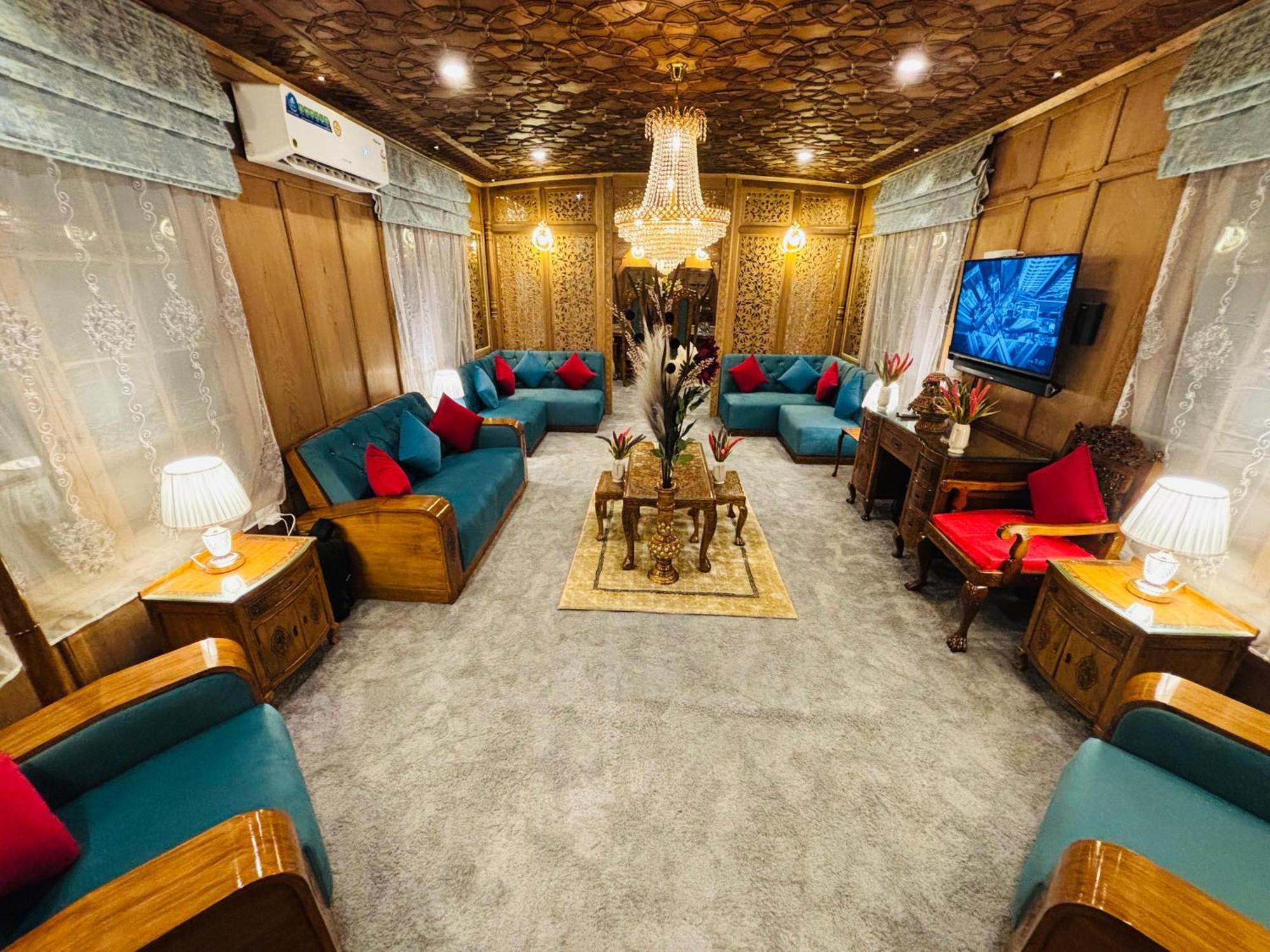 Hotel Shabistan Premium Houseboats *