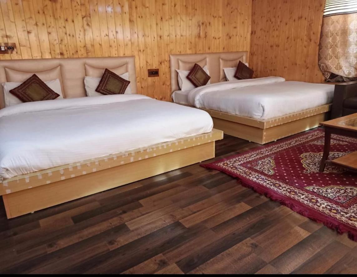 Passport Official Hotel Srinagar (Jammu and Kashmir)