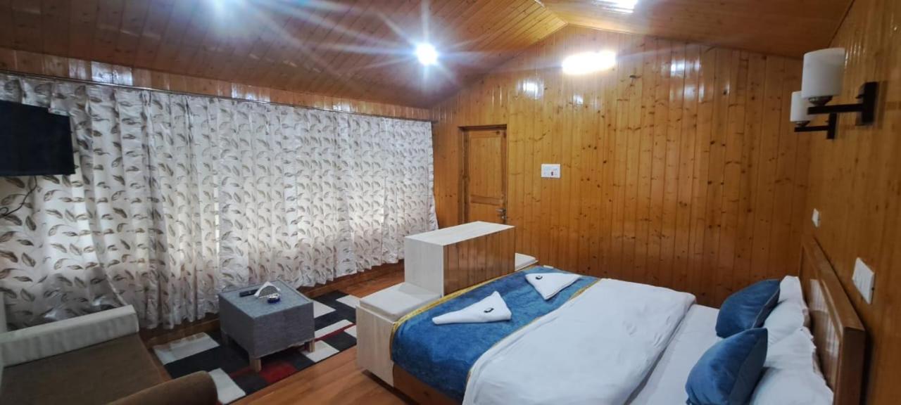 Hotel Passport Official Srinagar (Jammu and Kashmir)