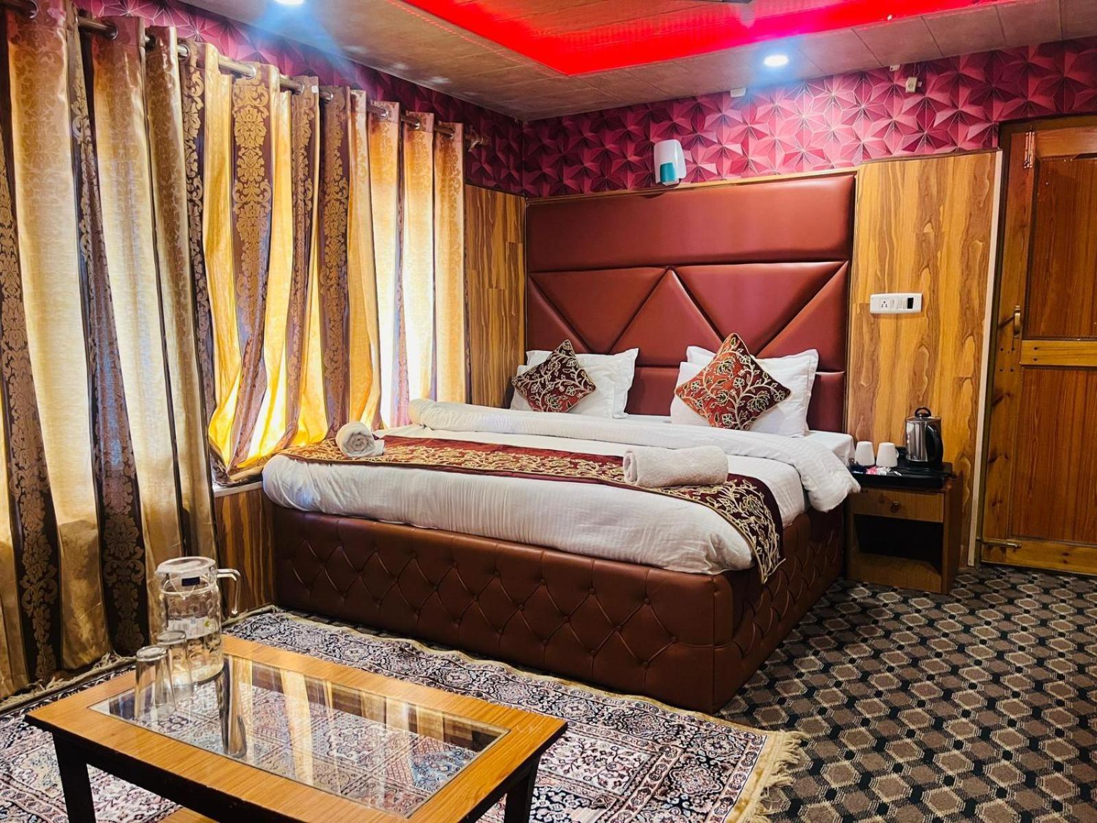Hotel Passport Official 4*