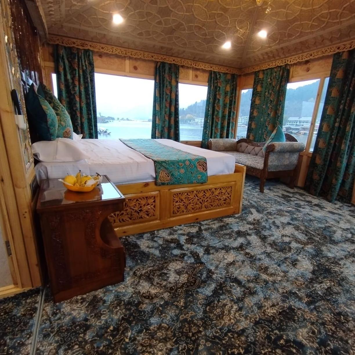 Resort Houseboat Plato Excellence Srinagar (Jammu and Kashmir)