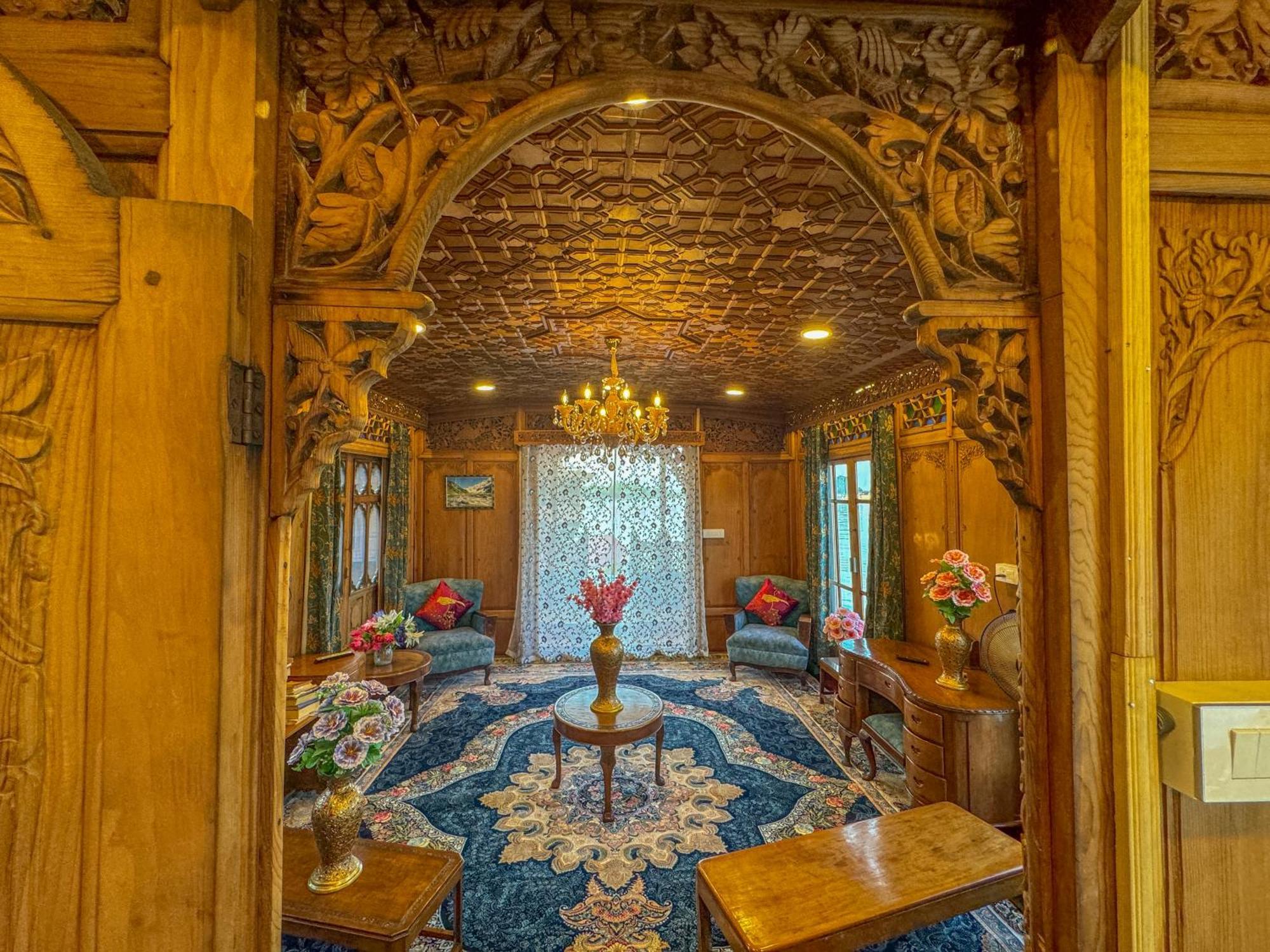 Hotel Peacock Houseboats 4*