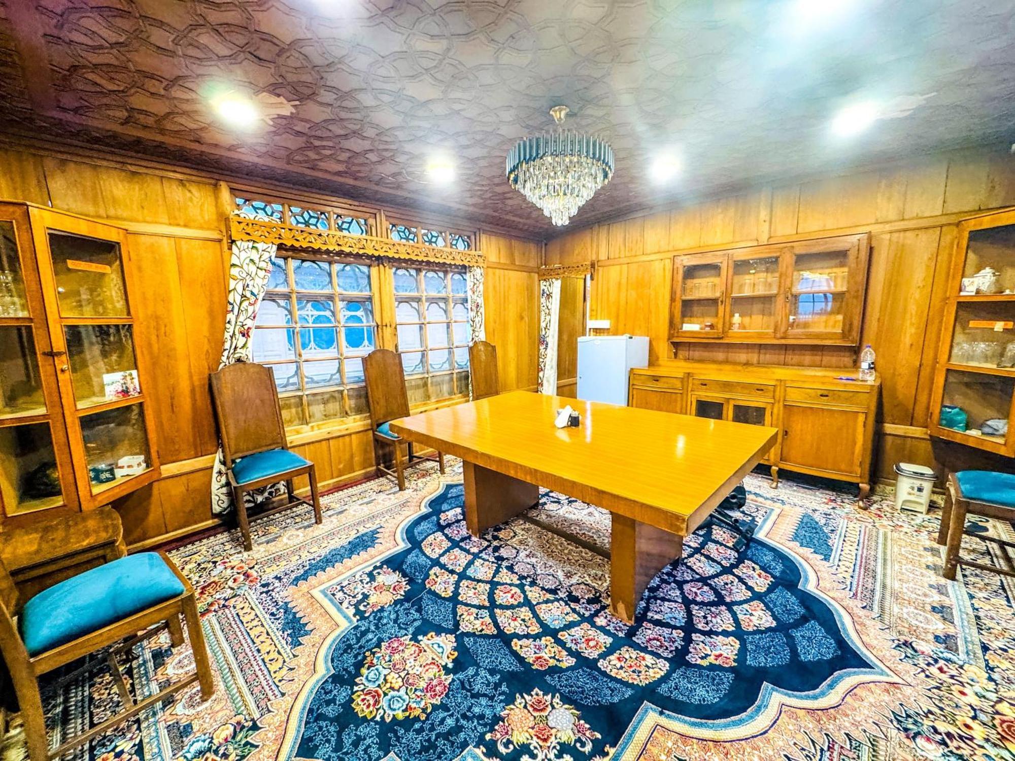 Peacock Houseboats Srinagar (Jammu and Kashmir)